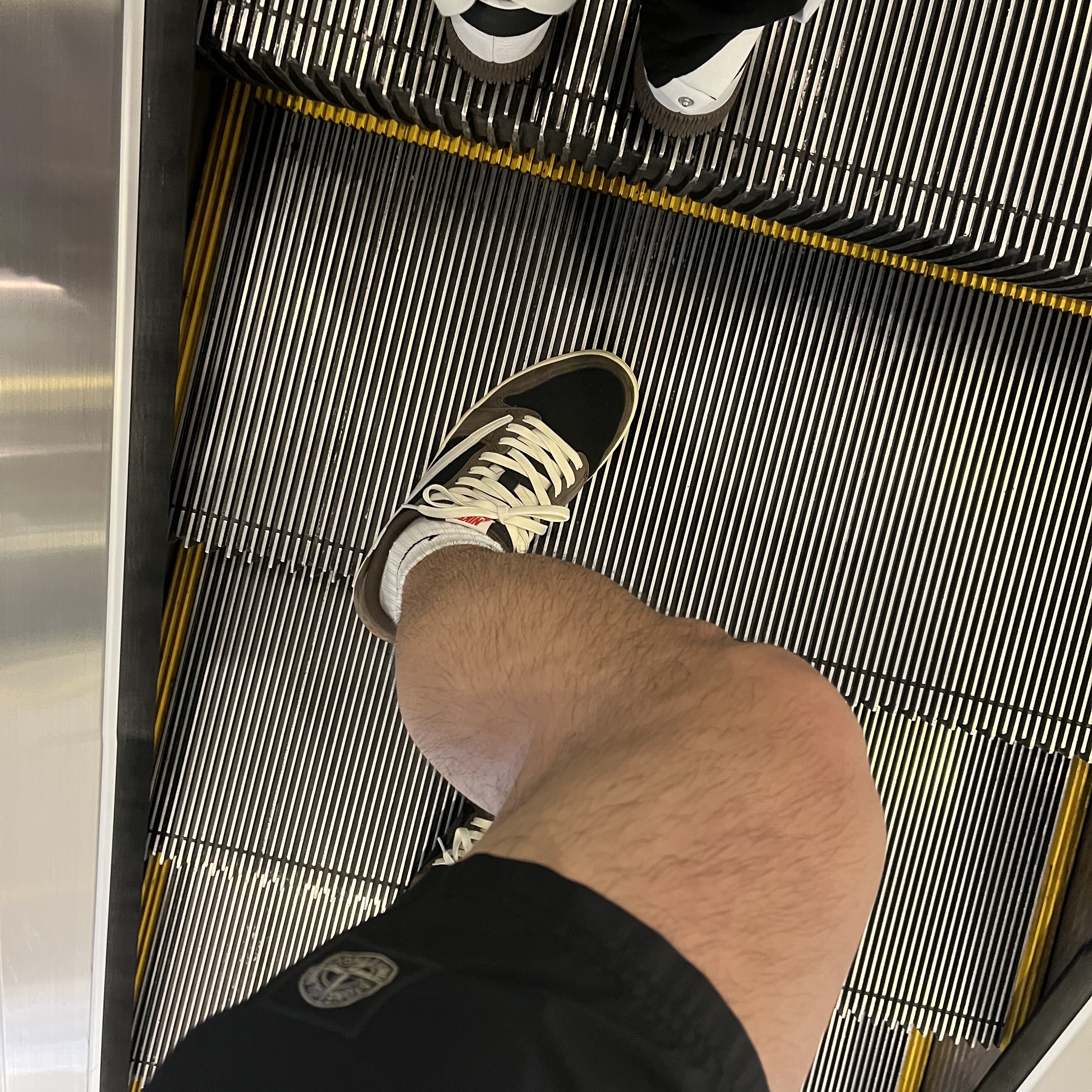 Jordan 1 x Travis Scott Retro Low OG SP Mocha 착용 스타일