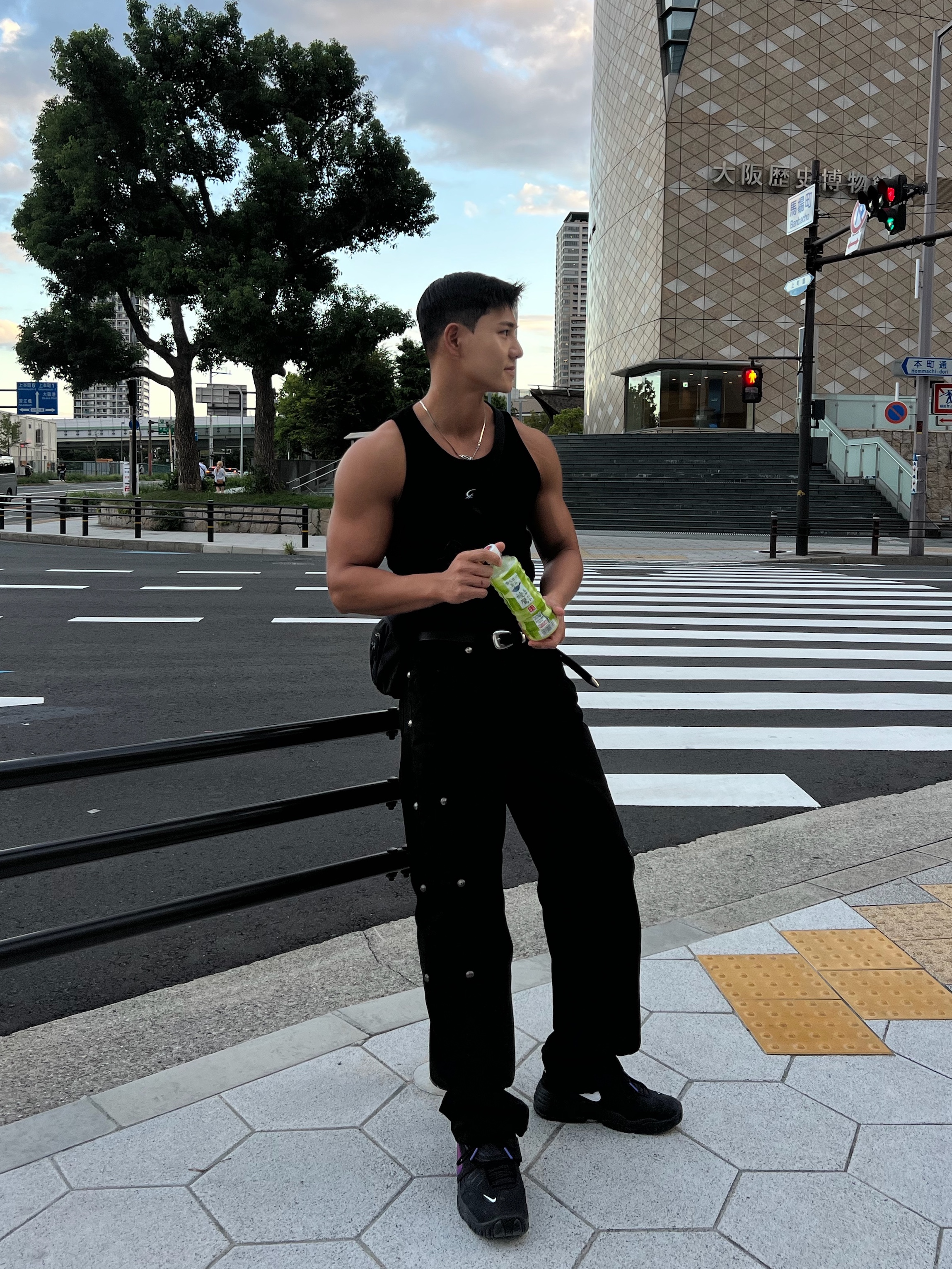 Nike x Ambush Air Adjust Force SP Black and Psychic Purple, Arc'teryx Mantis 2 Waistpack Black 착용 스타일 - 1
