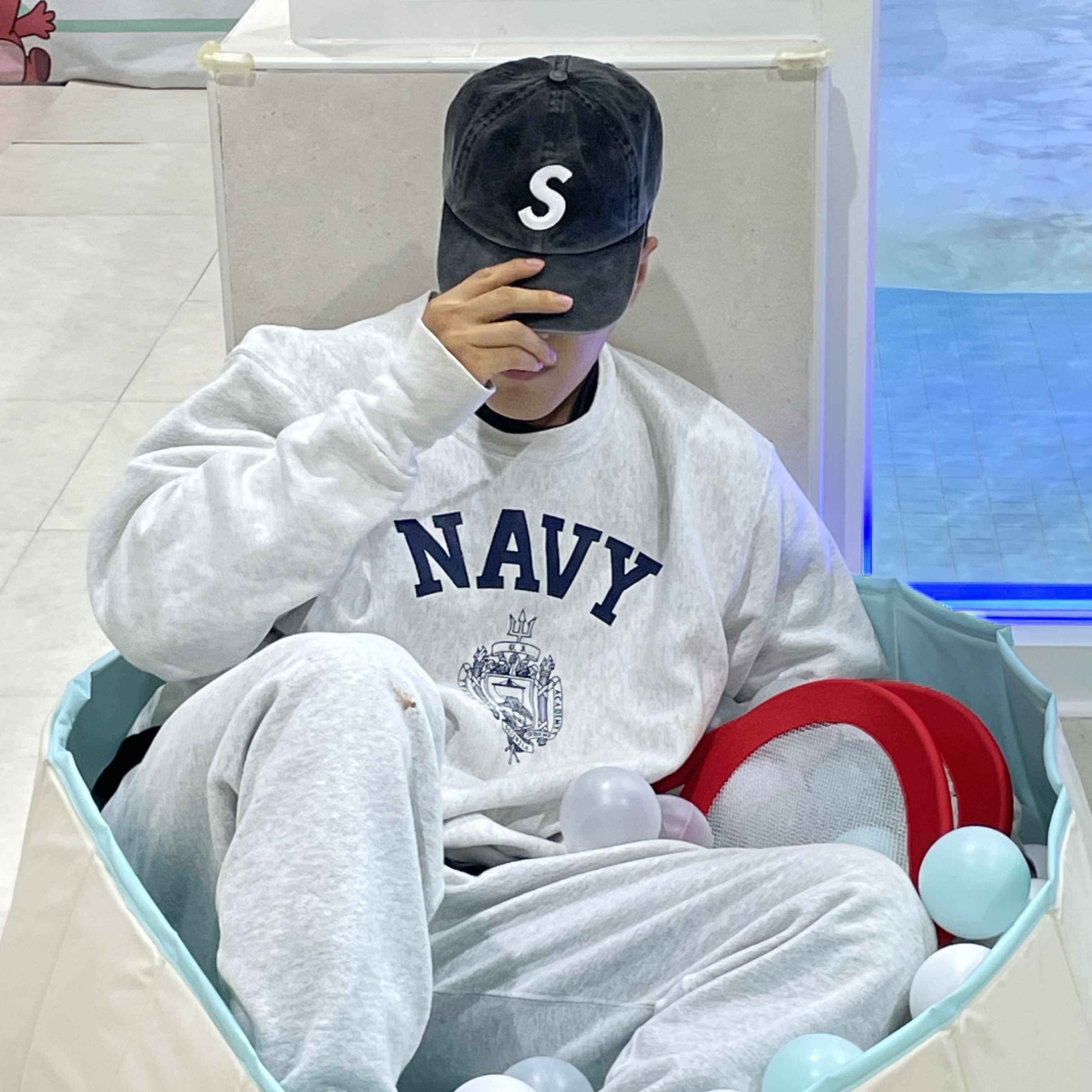 Supreme Pigment Print S Logo 6-Panel Black - 23FW 착용 스타일 - 4