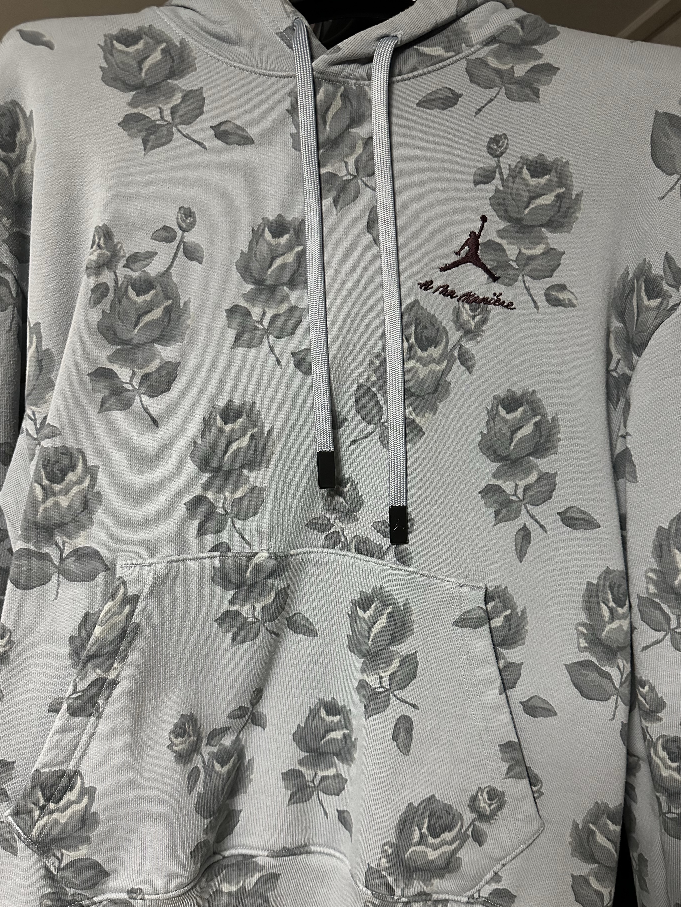 Jordan x A Ma Maniere All Over Print Fleece Hoodie Obsidian Mist - Asia 착용 스타일