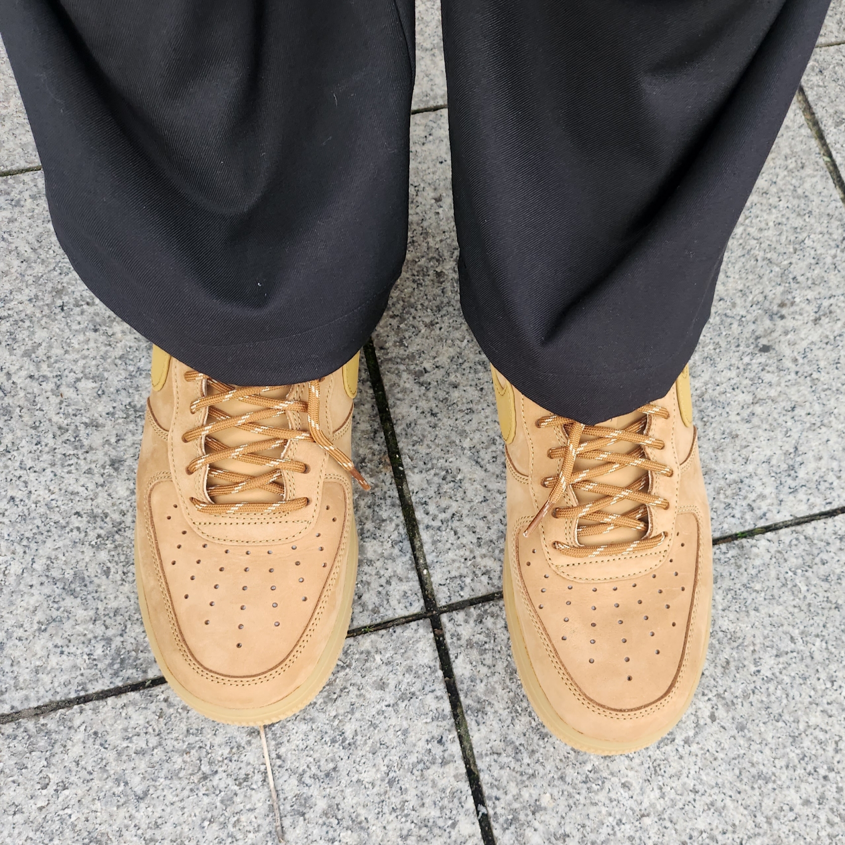 Nike Air Force 1 '07 WB Flax 착용 스타일 - 4