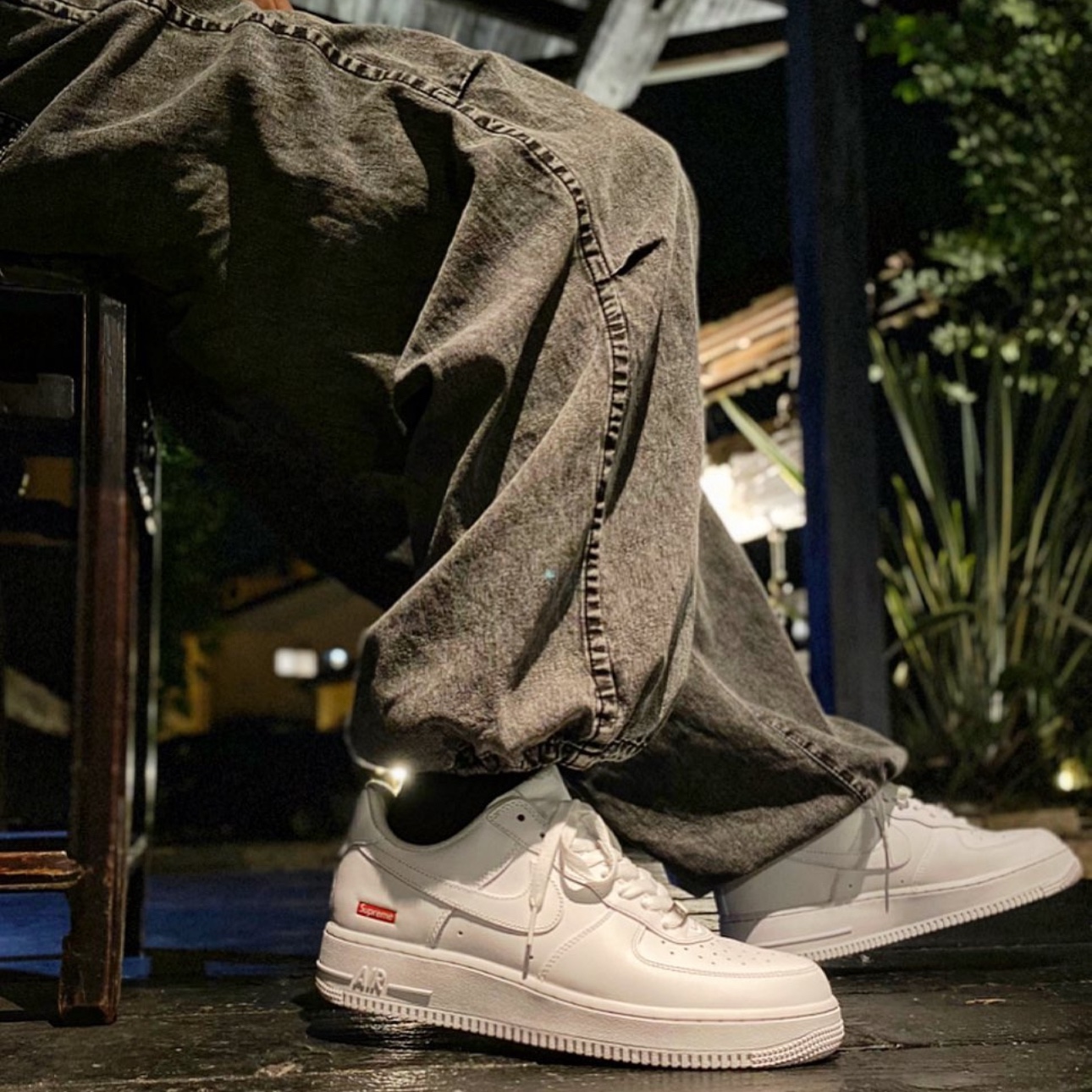 Nike x Supreme Air Force 1 Low White 착용 스타일 - 1