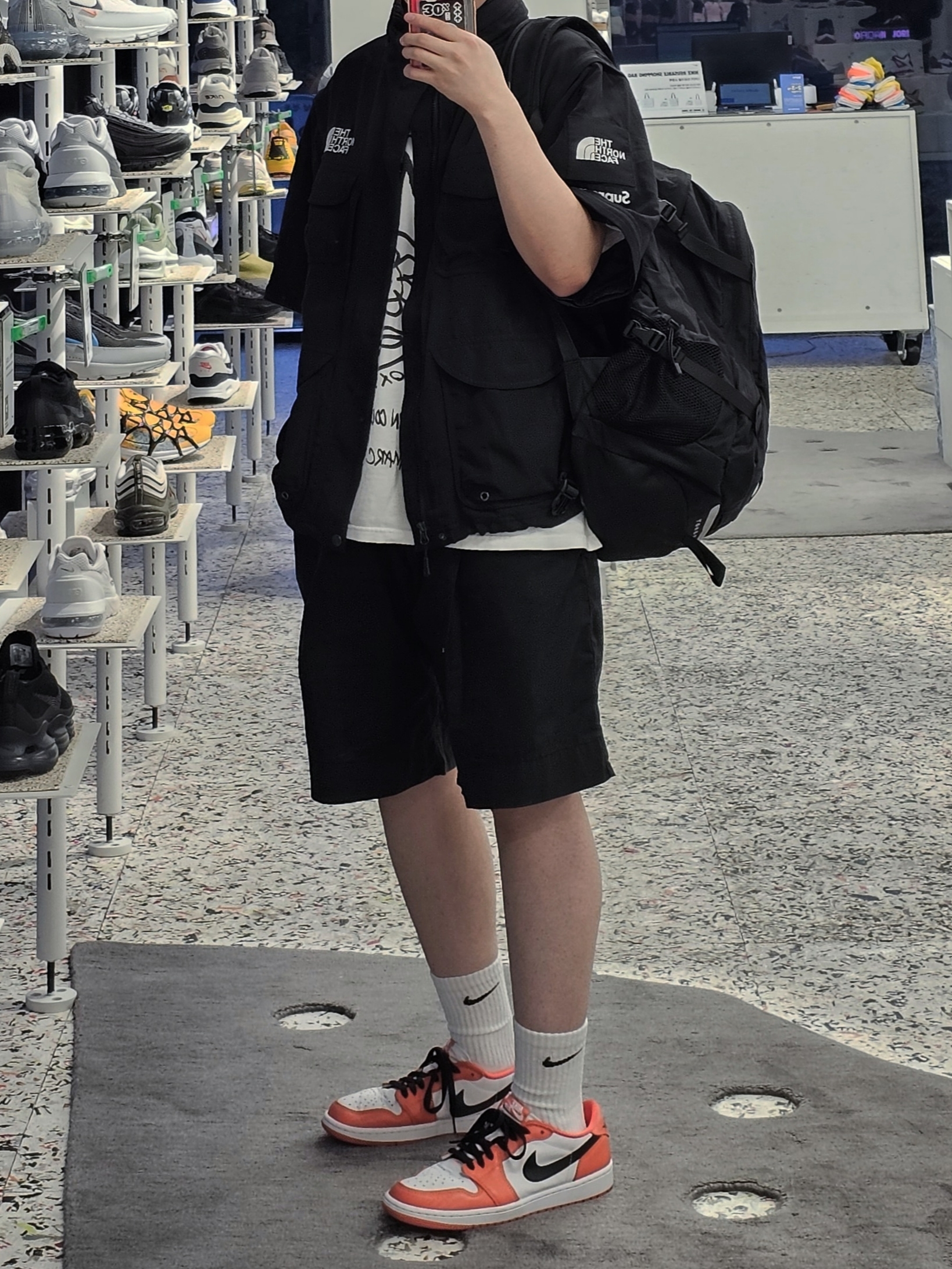 Supreme x The North Face Trekking Convertible Jacket Black - 22SS, Stussy x Marc Jacobs 40 WT T-Shirt 착용 스타일