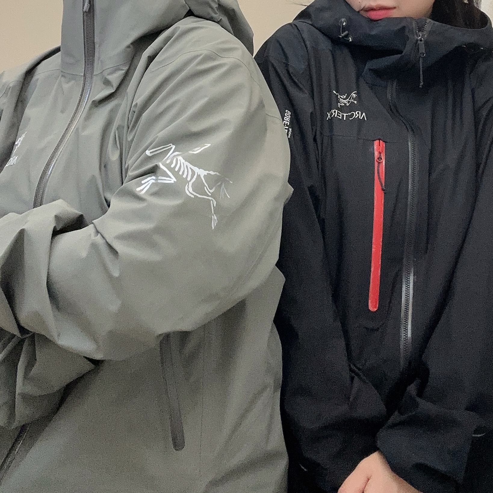 Arc'teryx x Beams Zeta SL Jacket Grey, Arc'teryx Beta LT Jacket Black 착용 스타일 - 1