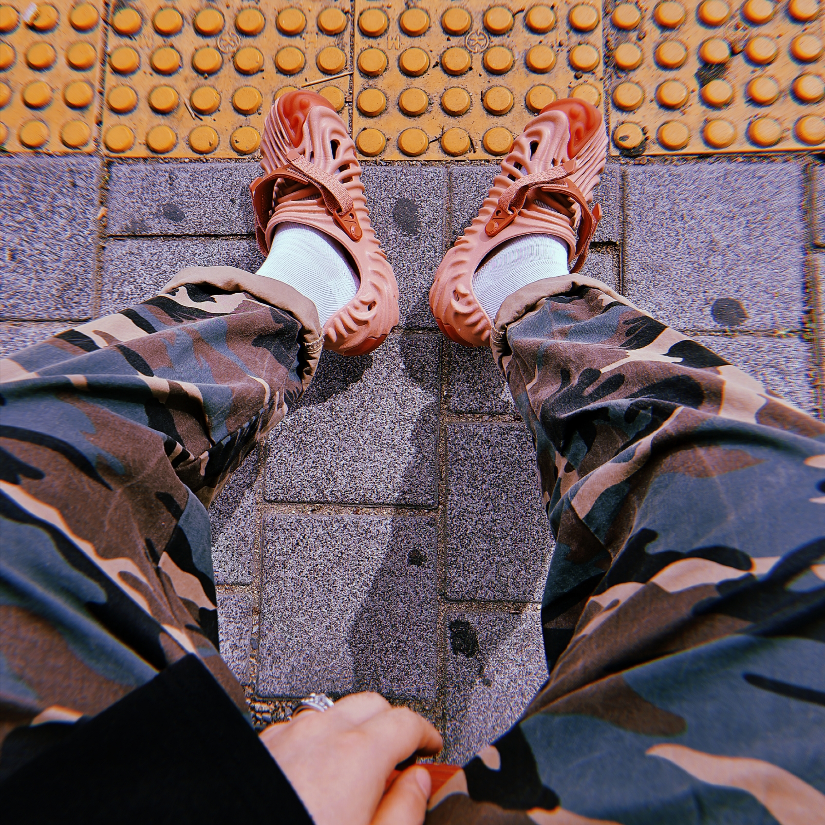 Crocs x Salehe Bembury Pollex Clog Kuwata 착용 스타일