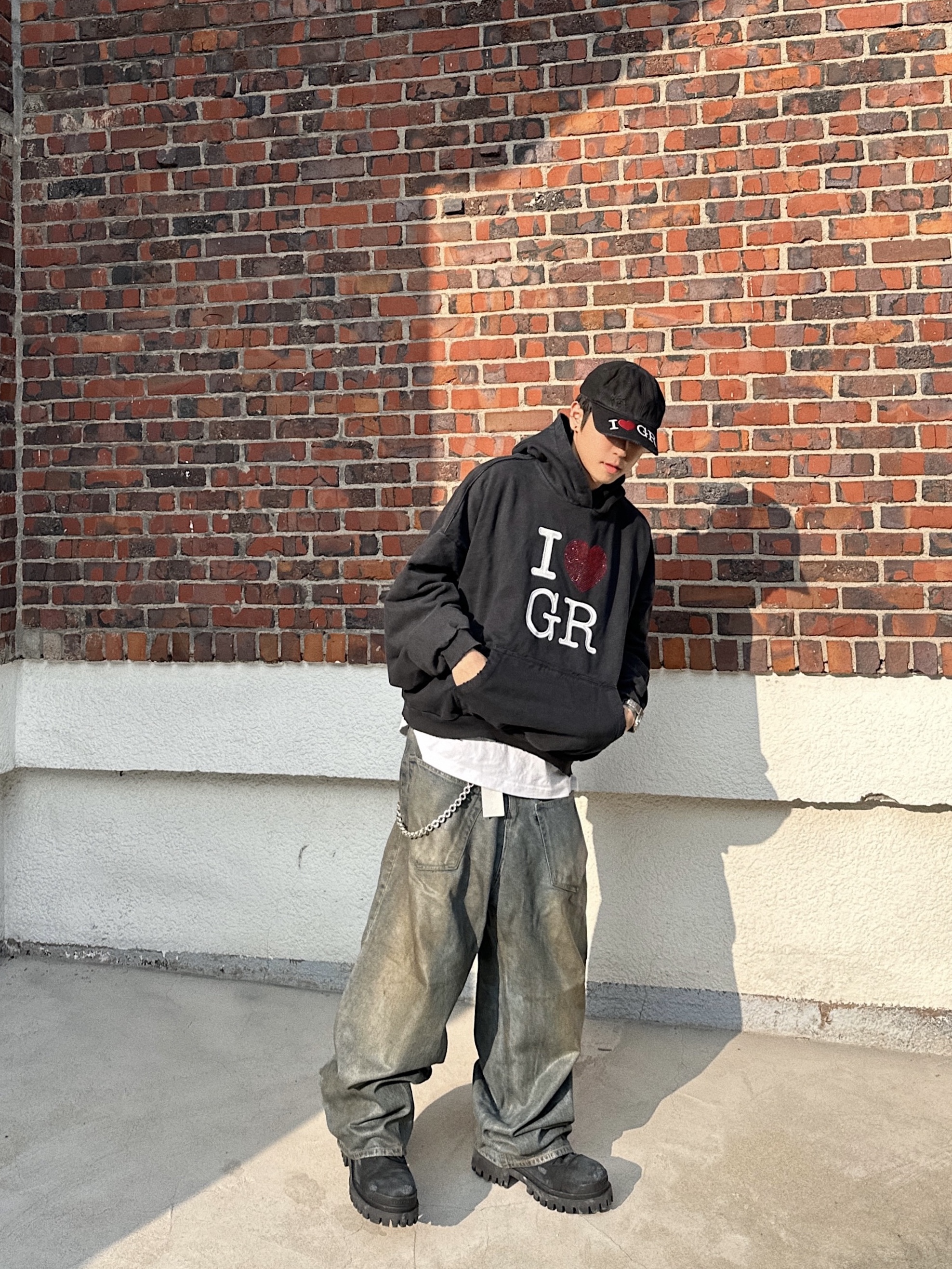 Project G/R I Love GR Hoodie Black - Haus of GR Exclusive, Project G/R Coated Backward Denim Pants Blue 착용 스타일 - 3