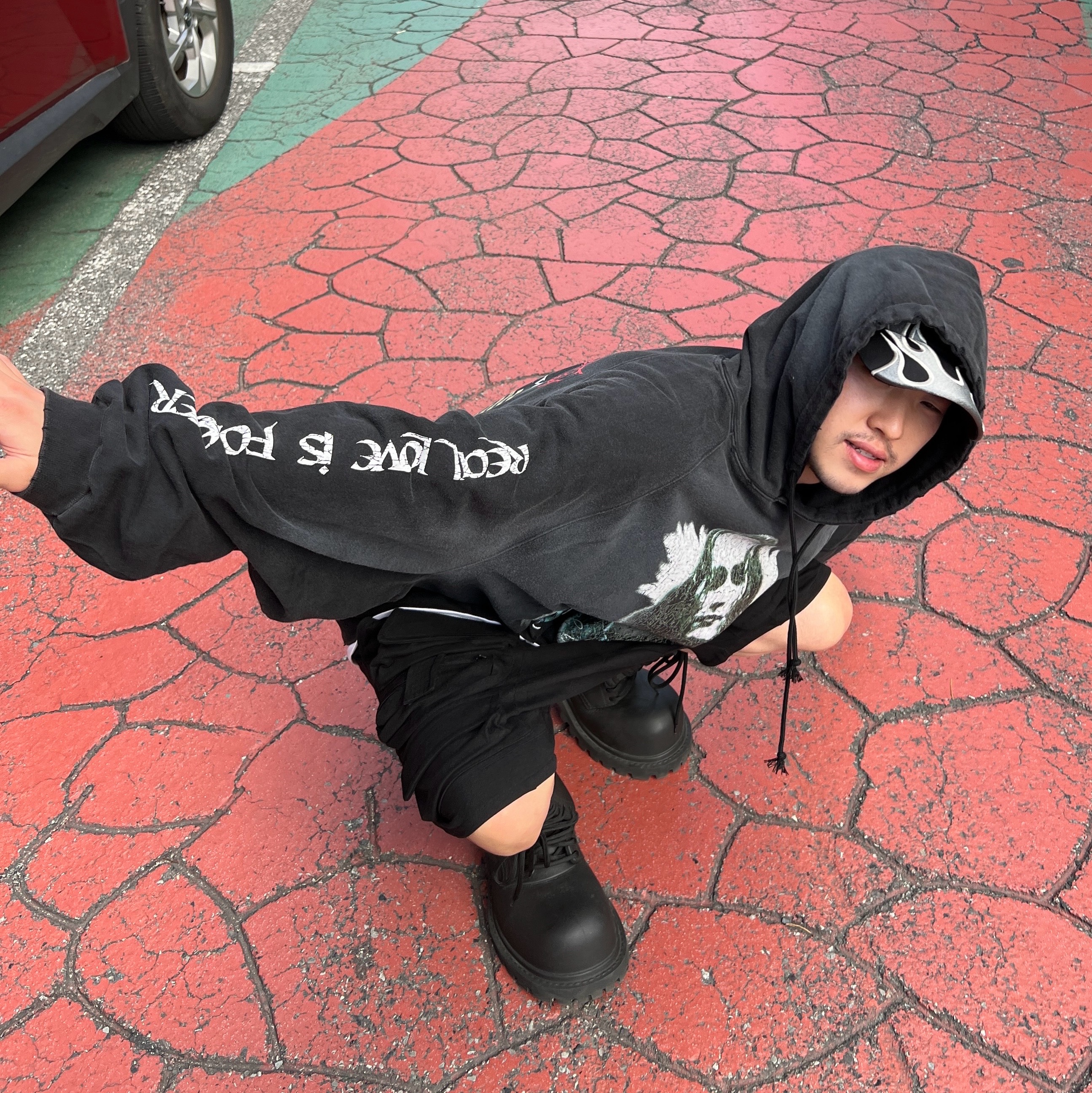 Balenciaga XL Army Boots Full Eva Black, Project G/R Crow Worldtour Hoodie Washed Black 착용 스타일