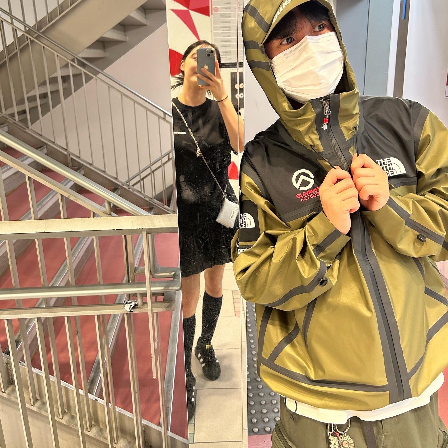 (J) Adidas Superstar Black White, Supreme x The North Face Summit Series Outer Tape Seam Jacket Olive - 21SS 착용 스타일