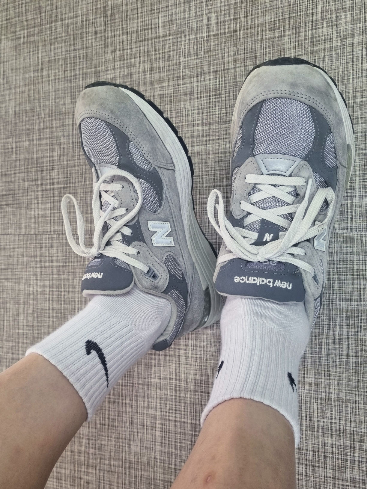New Balance 992 Made in USA Grey - D Standard 착용 스타일 - 1