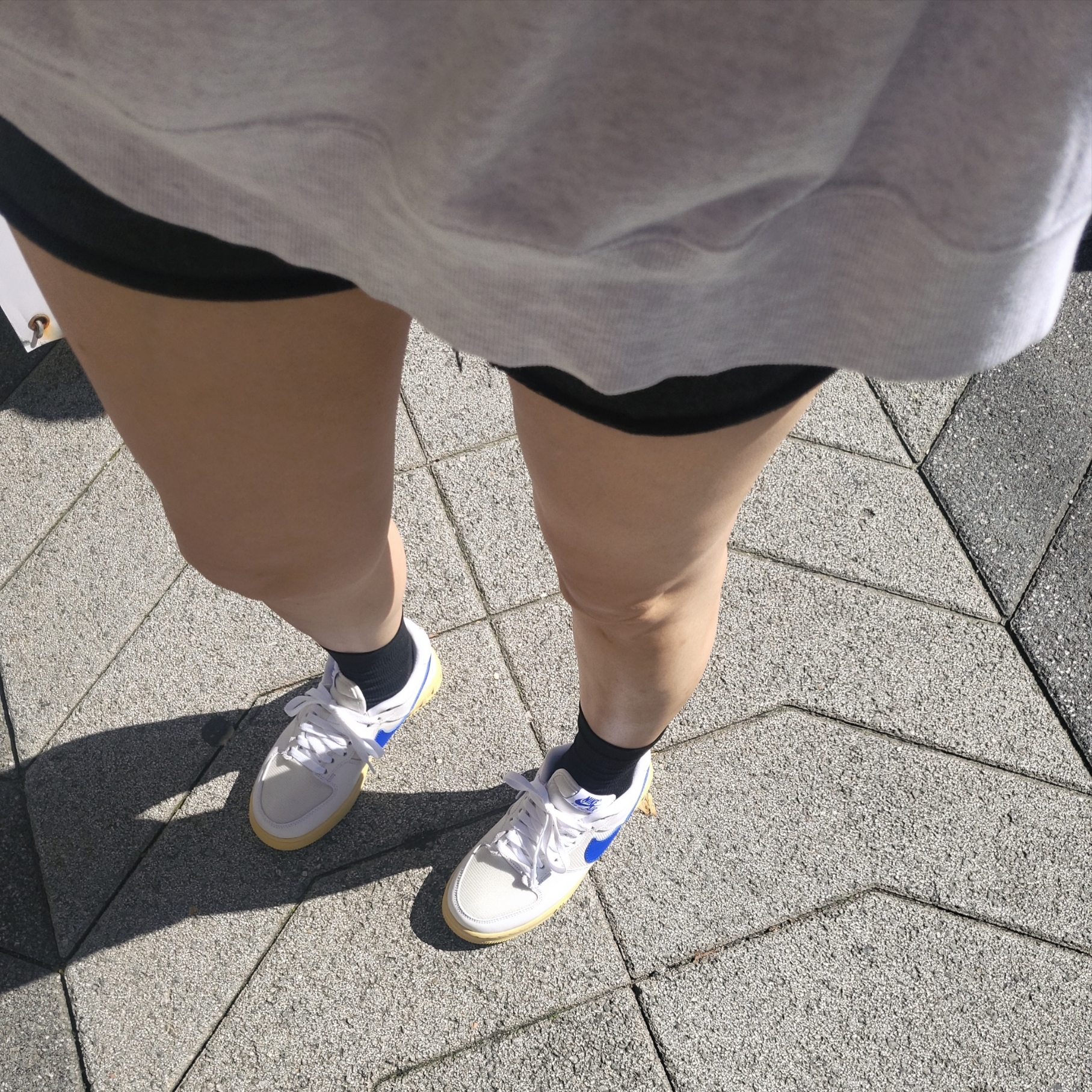 Nike Air Force 1 Low Unity White Racer Blue 착용 스타일 - 1
