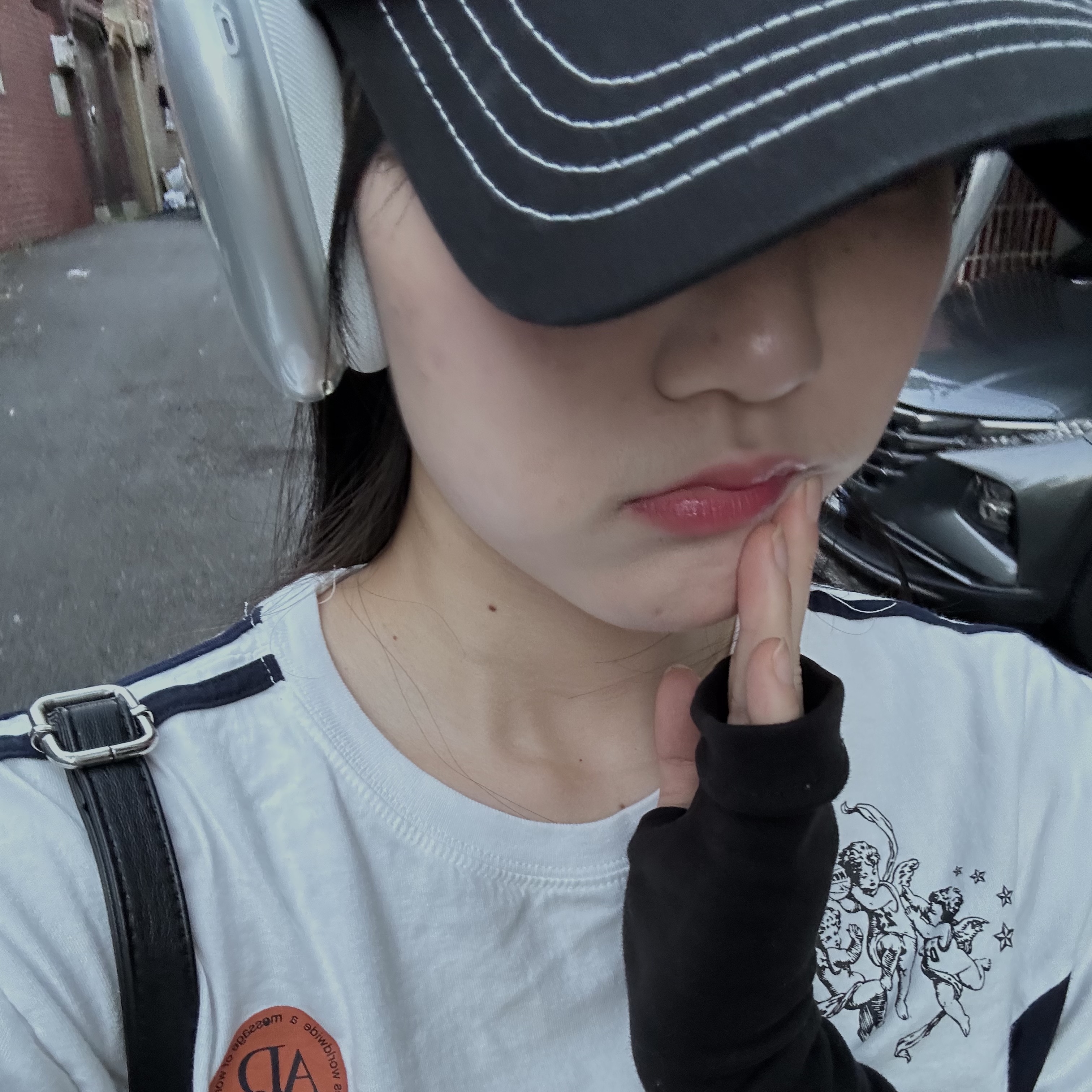 Apple AirPods Max Lightning Silver (Korean Ver.) 착용 스타일 - 1