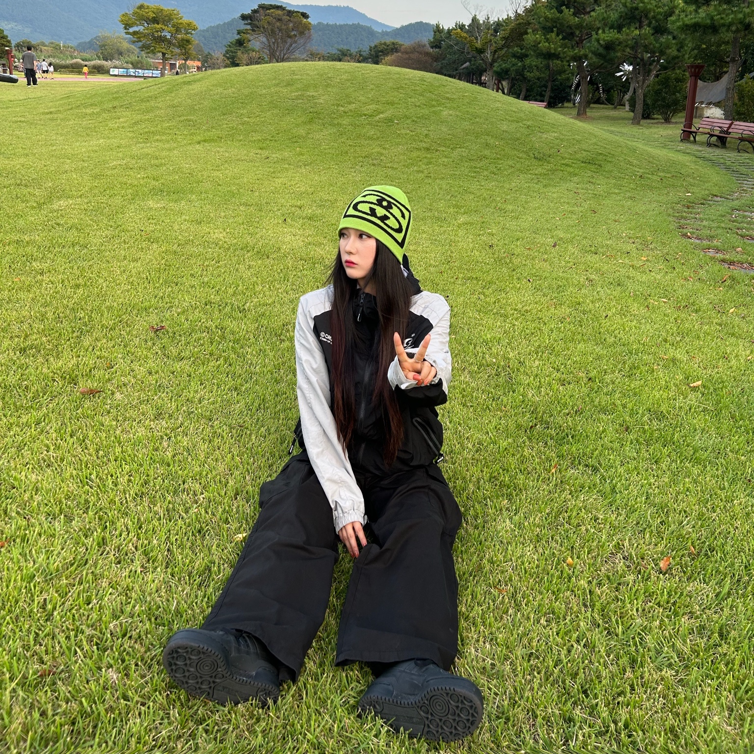 Stussy SS Link Skull Cap Lime, (W) Adidas Forum Bold Core Black 착용 스타일 - 1