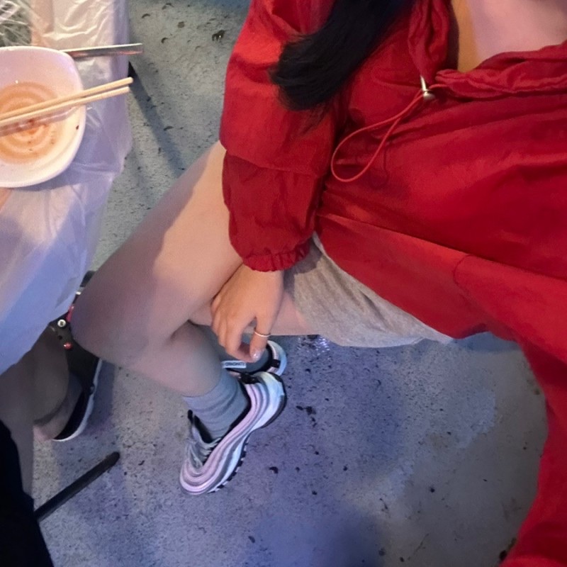 (W) Nike Air Max 97 OG Silver Bullet 2022 착용 스타일 - 4