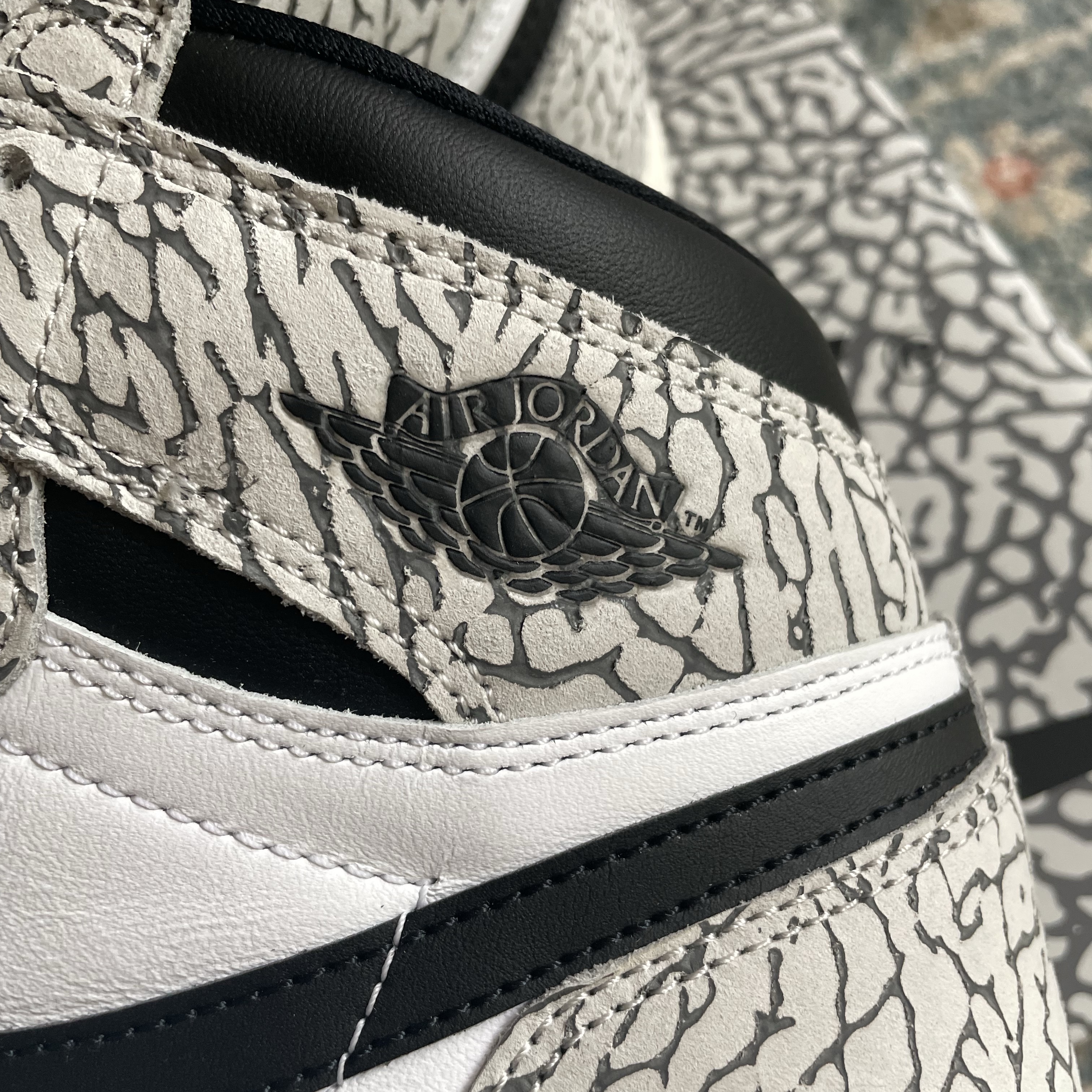 Jordan 1 Retro High OG White Cement 착용 스타일 - 2
