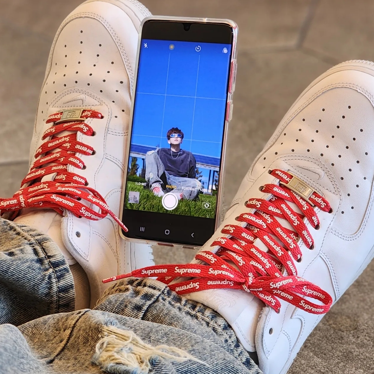 Nike x Supreme Air Force 1 Low White 착용 스타일 - 3