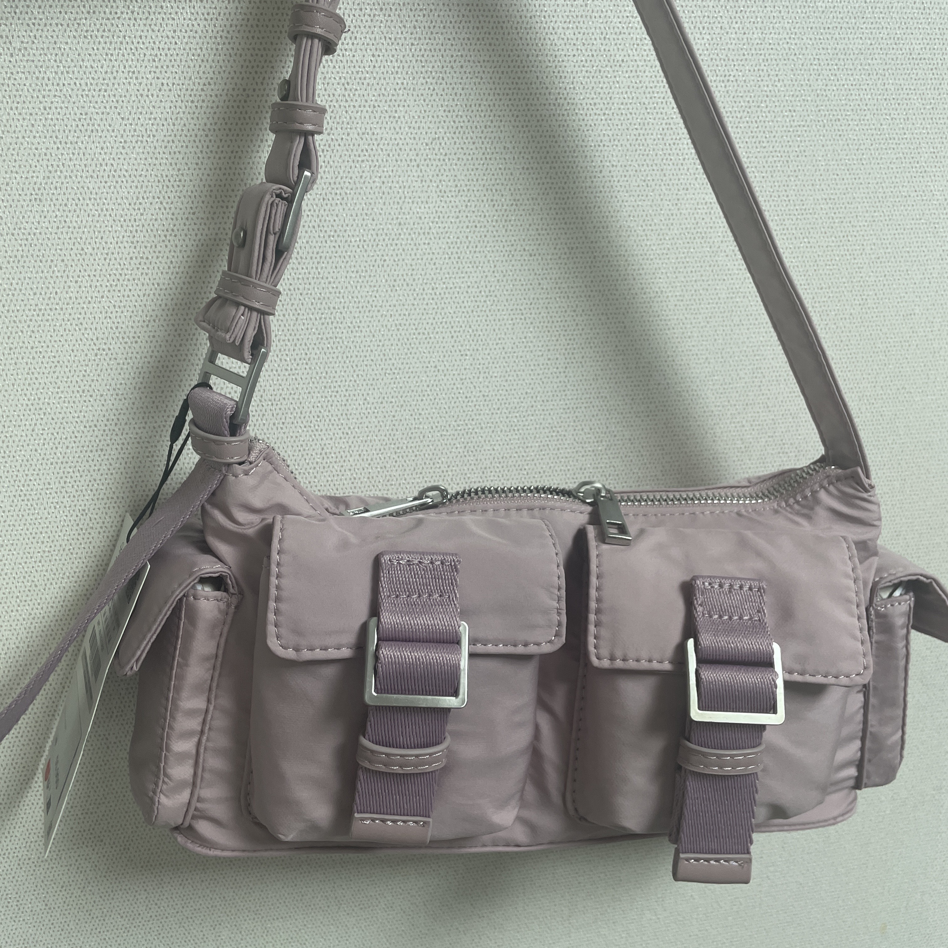 Zara Pocket Shoulder Bag Mauve Violet 착용 스타일