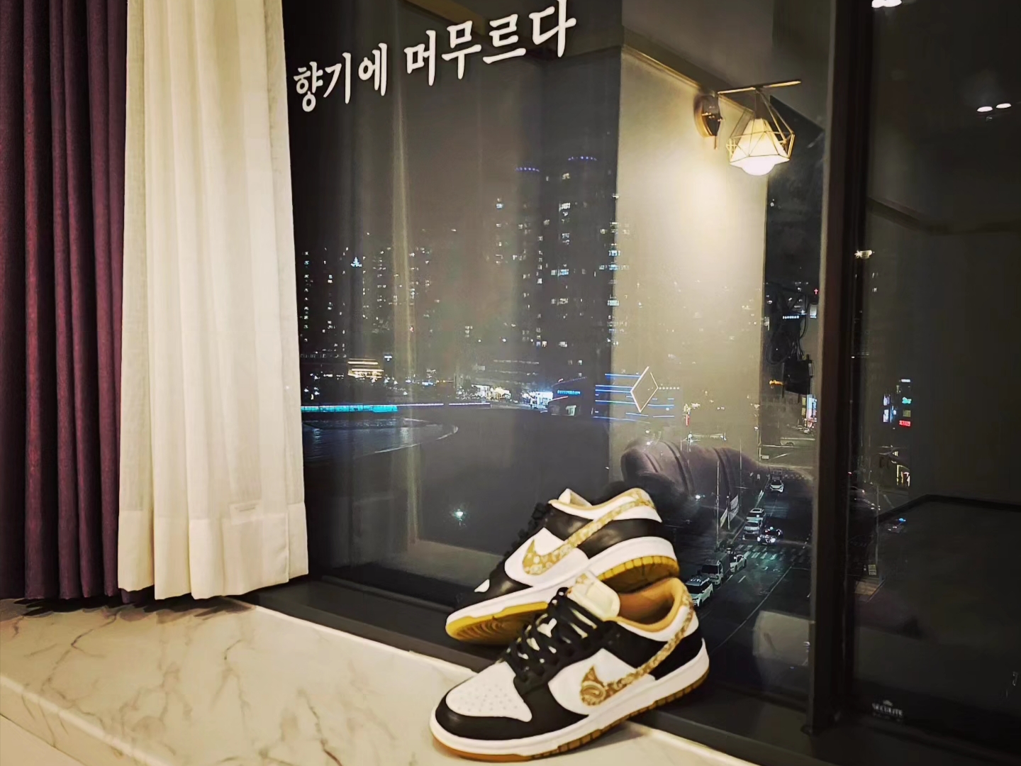(W) Nike Dunk Low Essential Barley Paisley 착용 스타일 - 1
