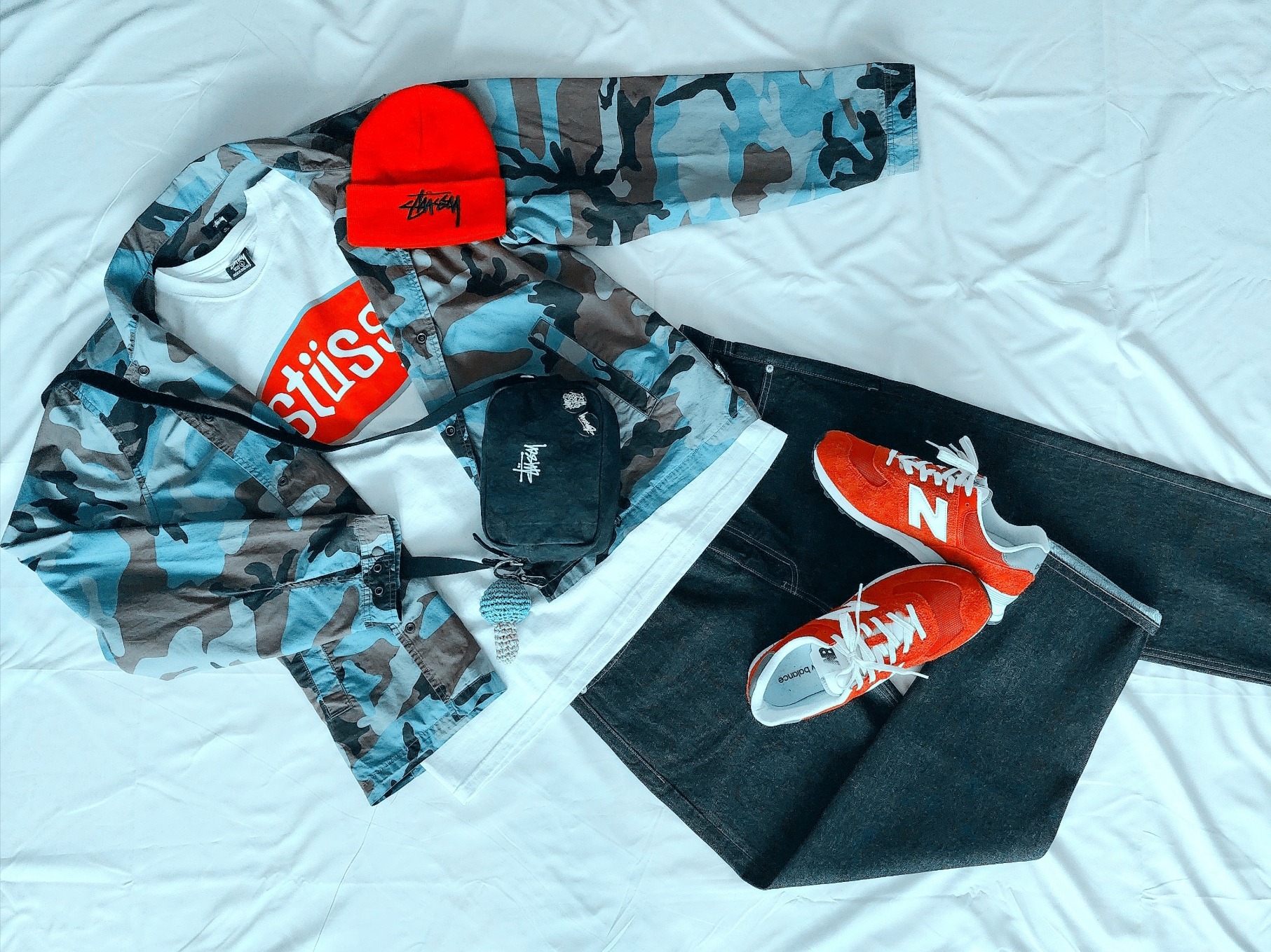 Stussy Coach Shirt Camo, Stussy Pitstop T-Shirt White 착용 스타일 - 2