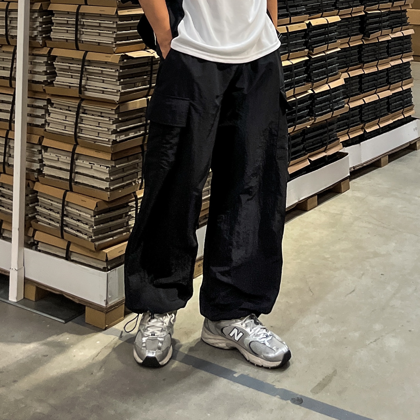 New Balance 530 Steel Grey 착용 스타일 - 1