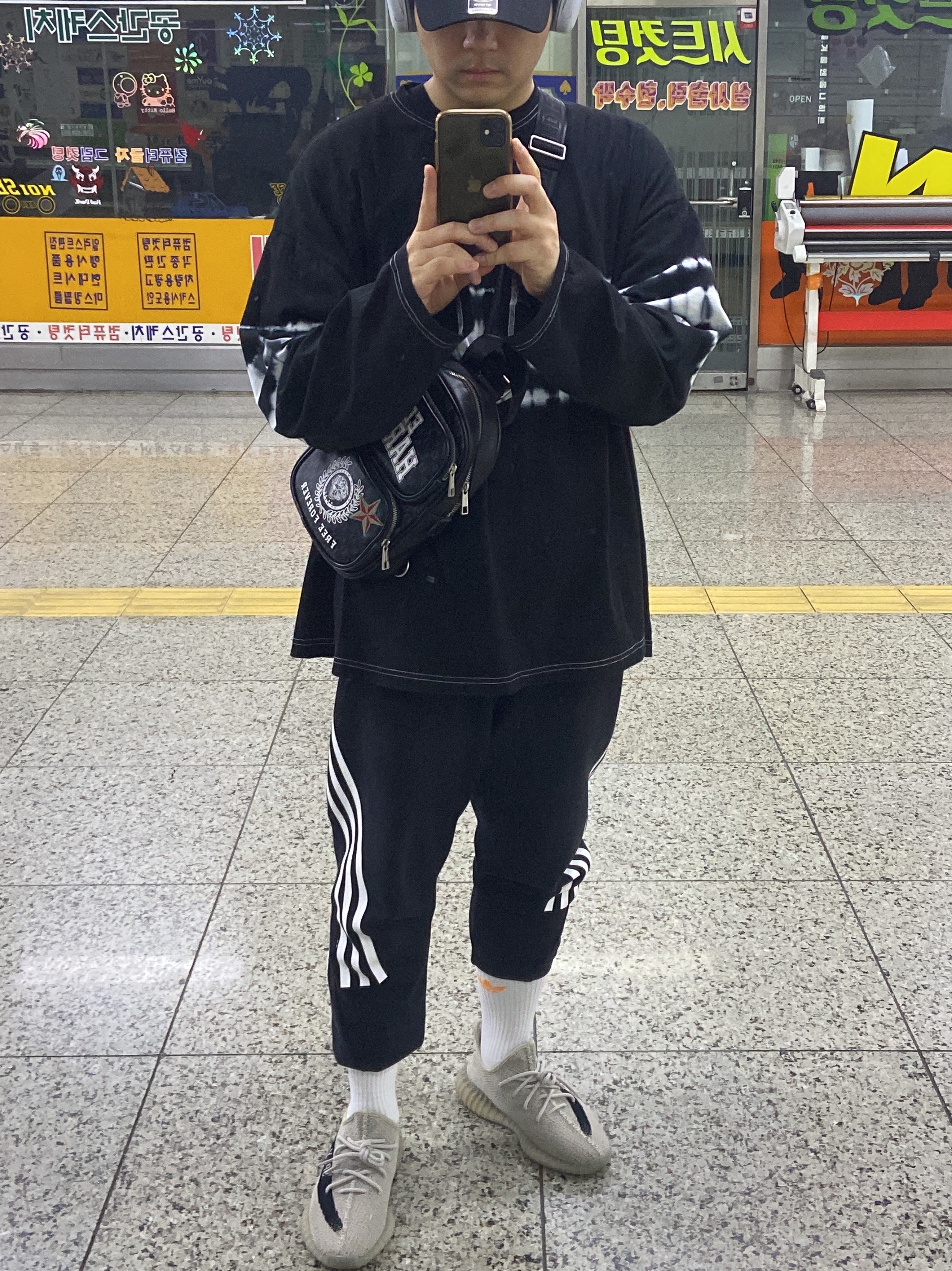 Adidas Yeezy Boost 350 V2 Slate Core Black 2022/2023 착용 스타일