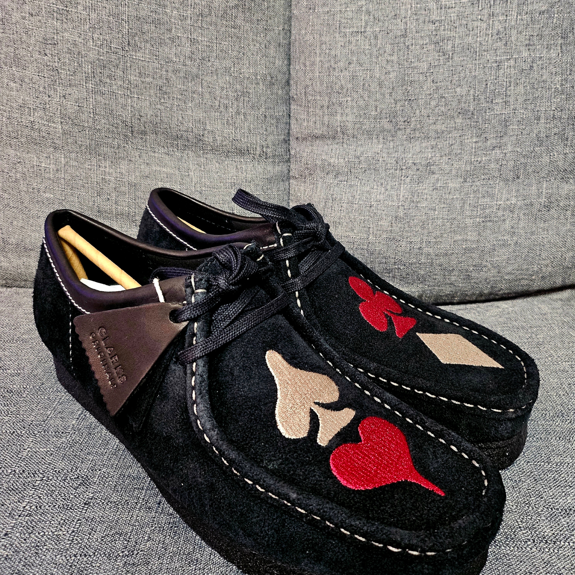 Clarks x Stussy Wallabee Black Suede 착용 스타일 - 1