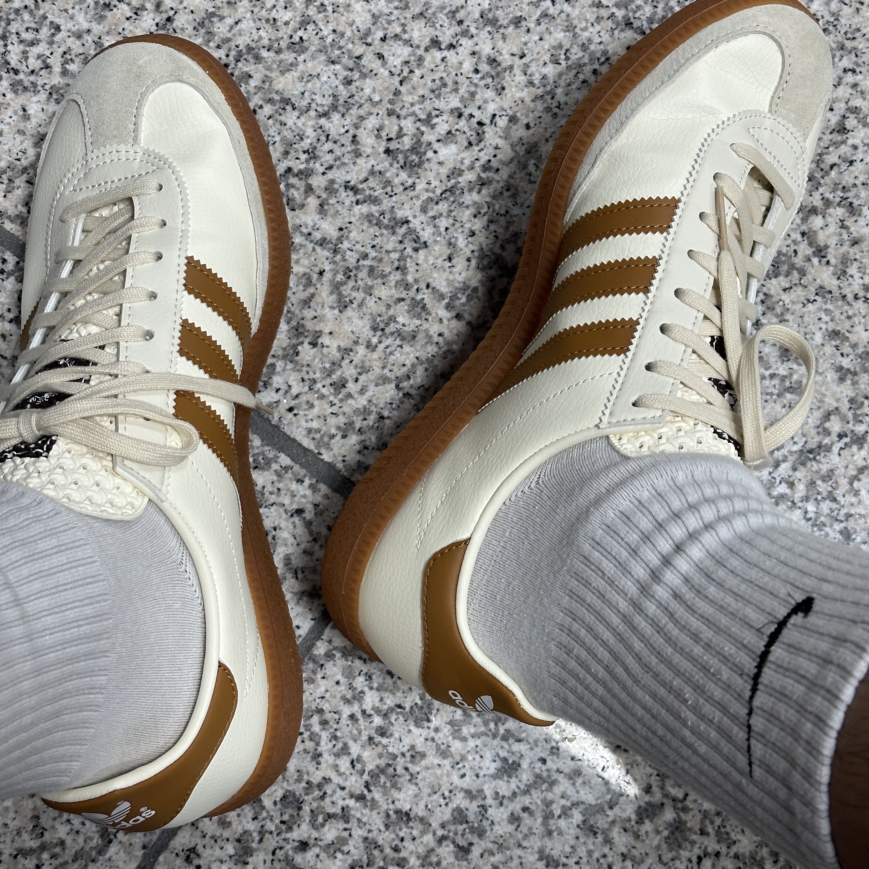 Adidas City Series Triest Cream White 착용 스타일 - 2