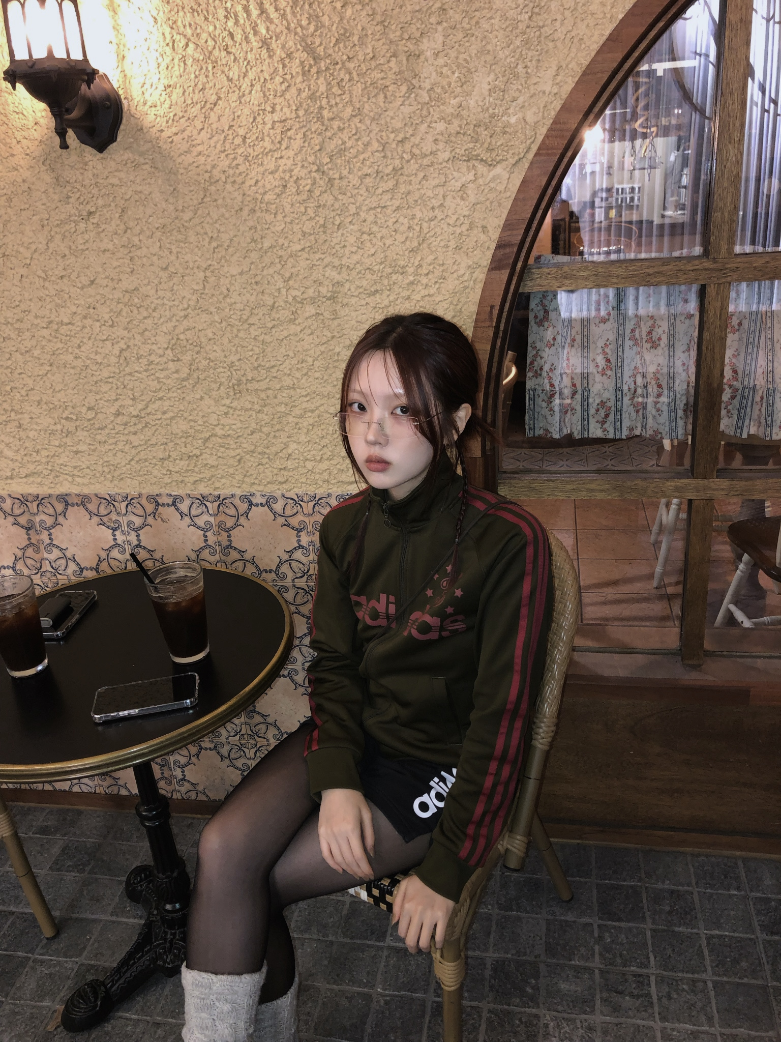 Adidas Tobacco Silver Green Pantone 착용 스타일 - 2