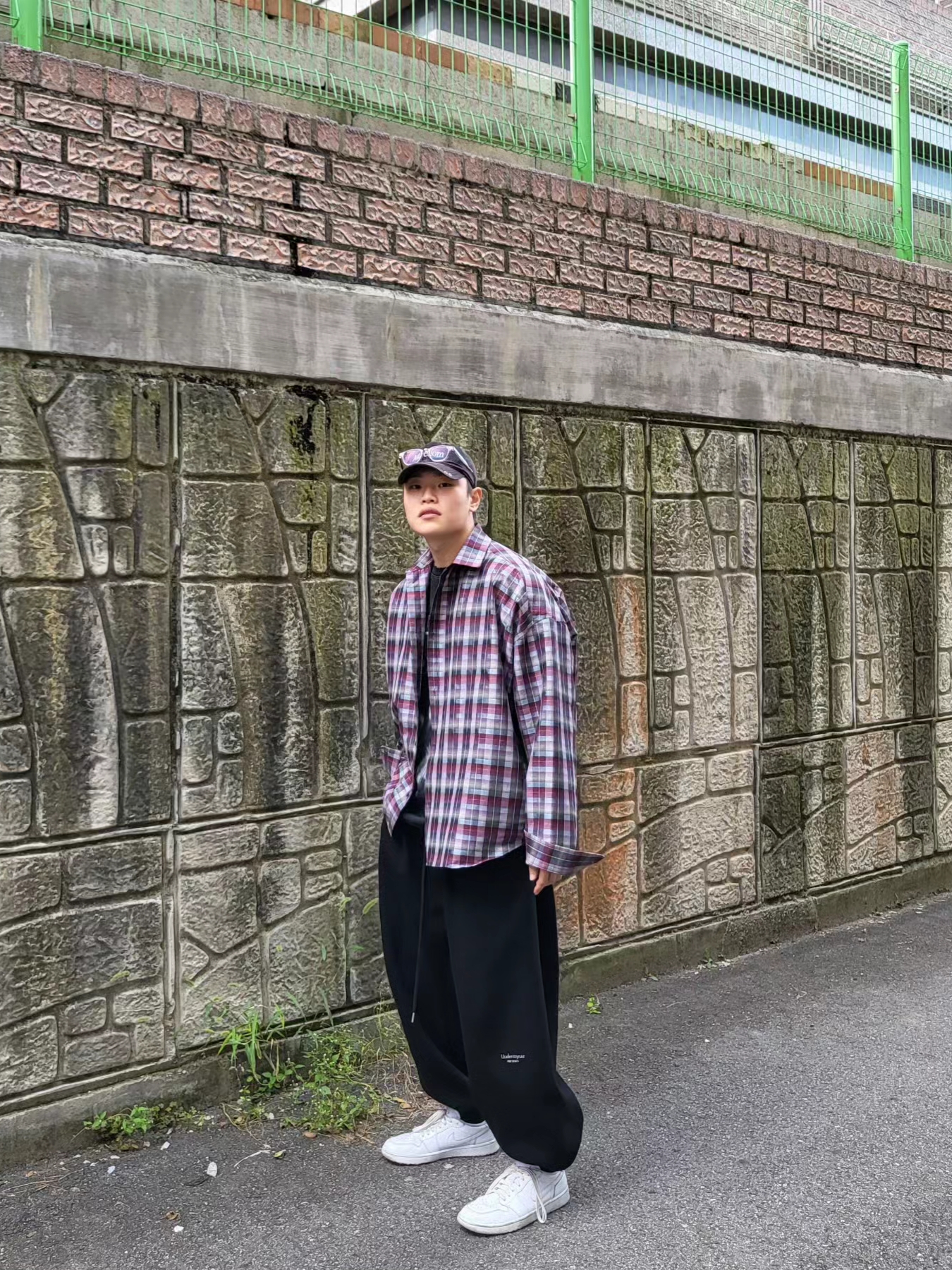 Nonnod Flexible String Check Shirts Wine, Undermycar Mu.03 Anti Fxxking Logo Play Oversized Sweat Jogger Black 착용 스타일 - 2