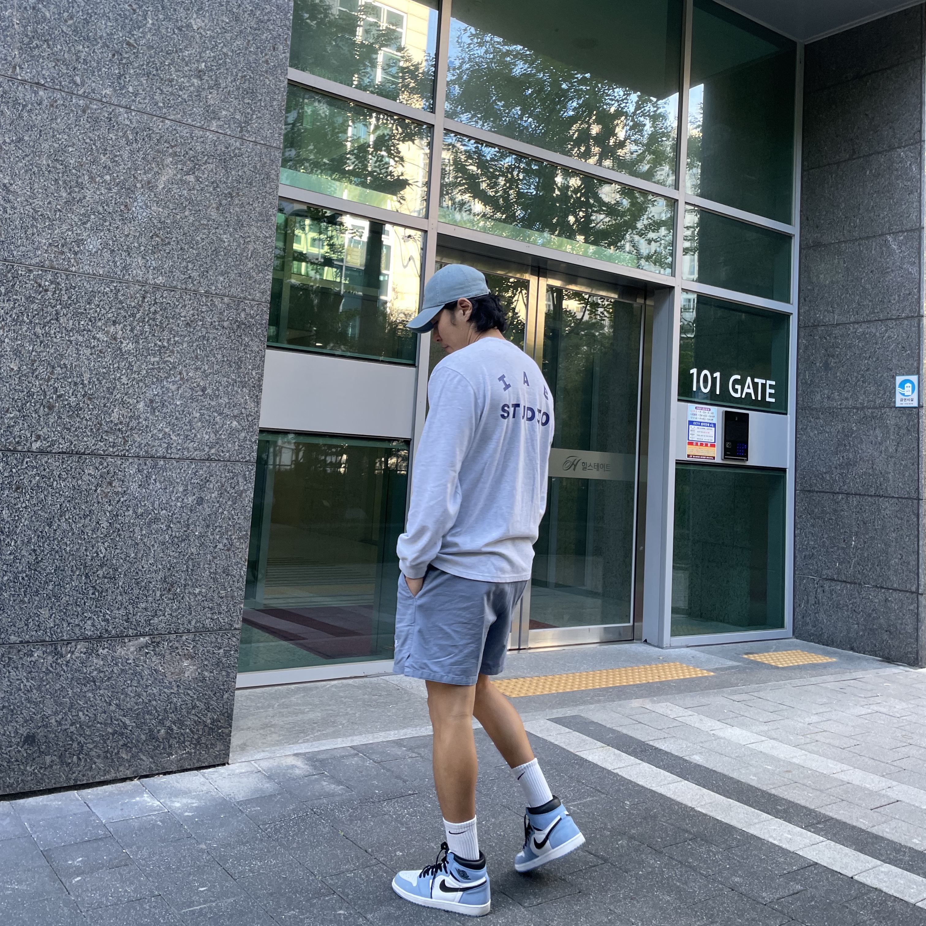 Jordan 1 Retro High OG University Blue, Supreme x Nike ACG Denim 6-Panel Washed Blue - 22FW 착용 스타일 - 4