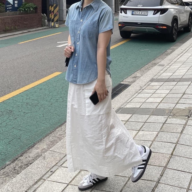 Adidas Samba OG Cloud White, Matin Kim Accordion Mini Bag Black 착용 스타일