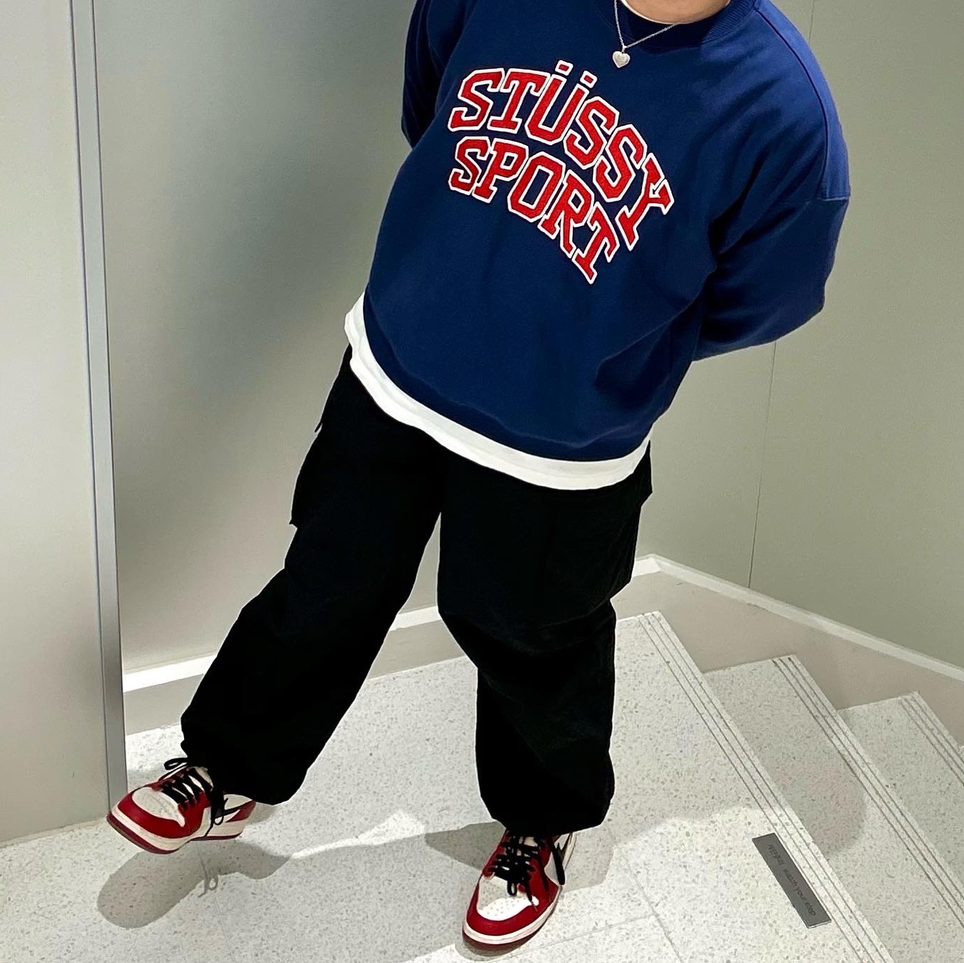 Stussy Relaxed Oversized Crew Navy, Jordan 1 Retro High OG Chicago 2022 착용 스타일 - 1
