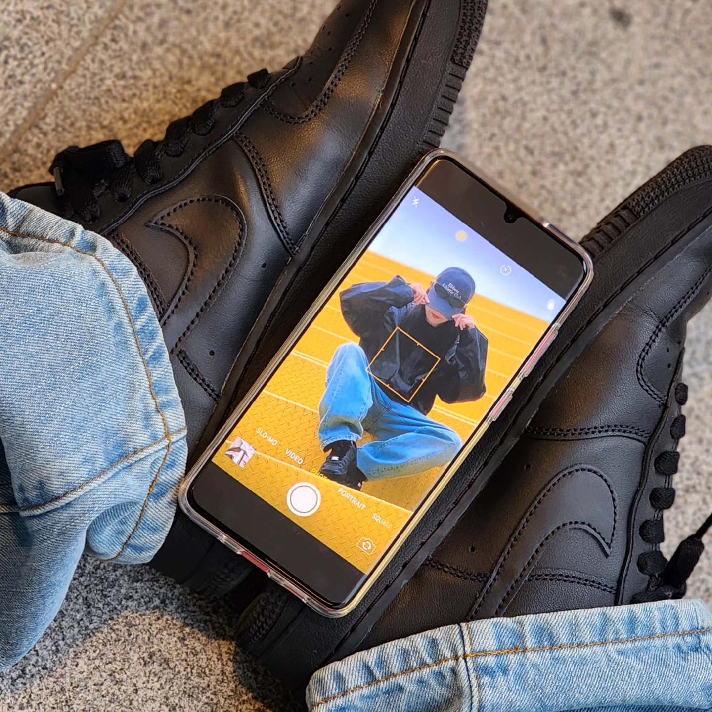 (W) Nike Air Force 1 '07 Low Triple Black, Nike Air Force 1 '07 Low Triple Black 착용 스타일 - 3