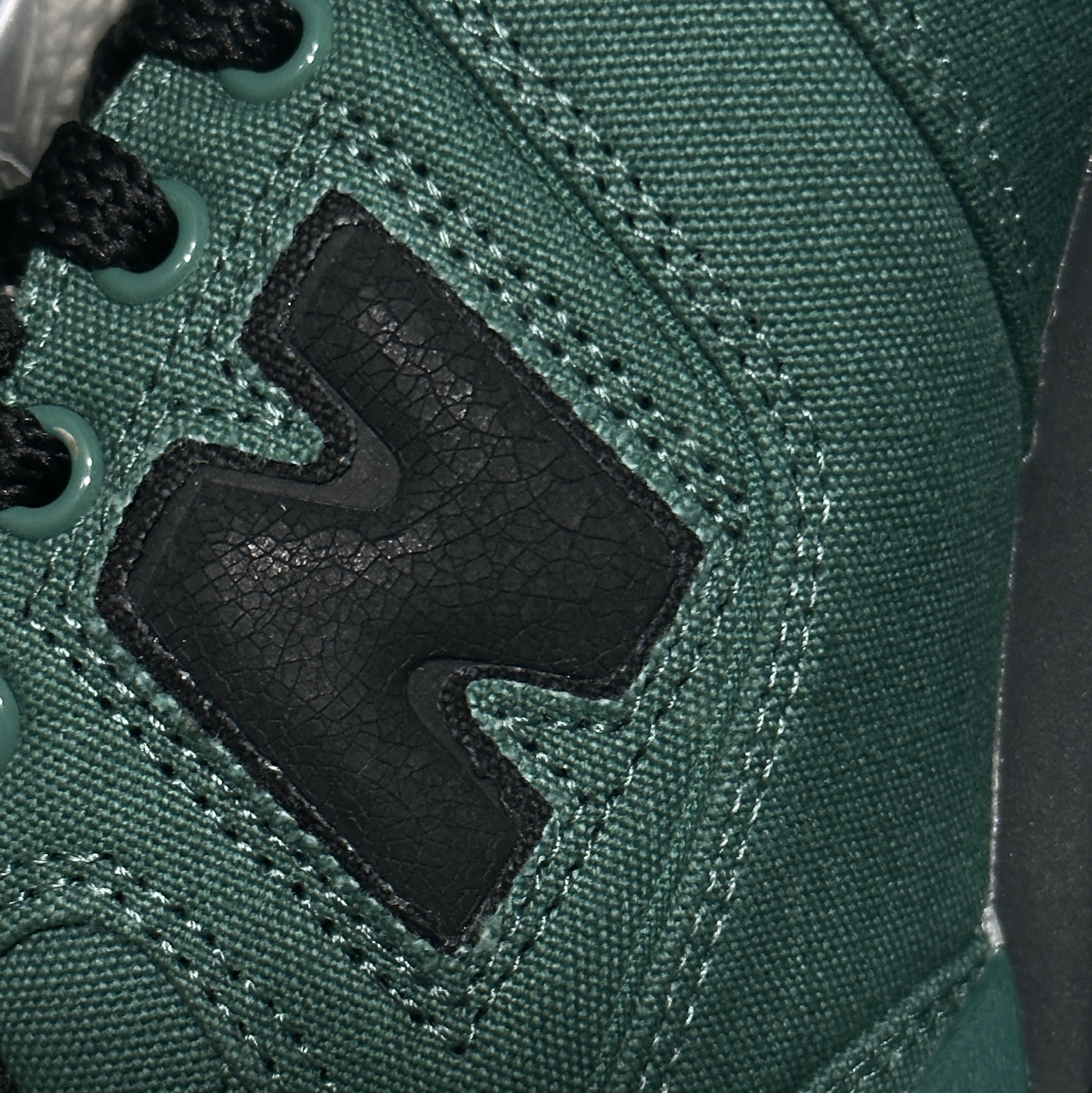 New Balance x Thisisneverthat 550 Green Black 착용 스타일 - 1