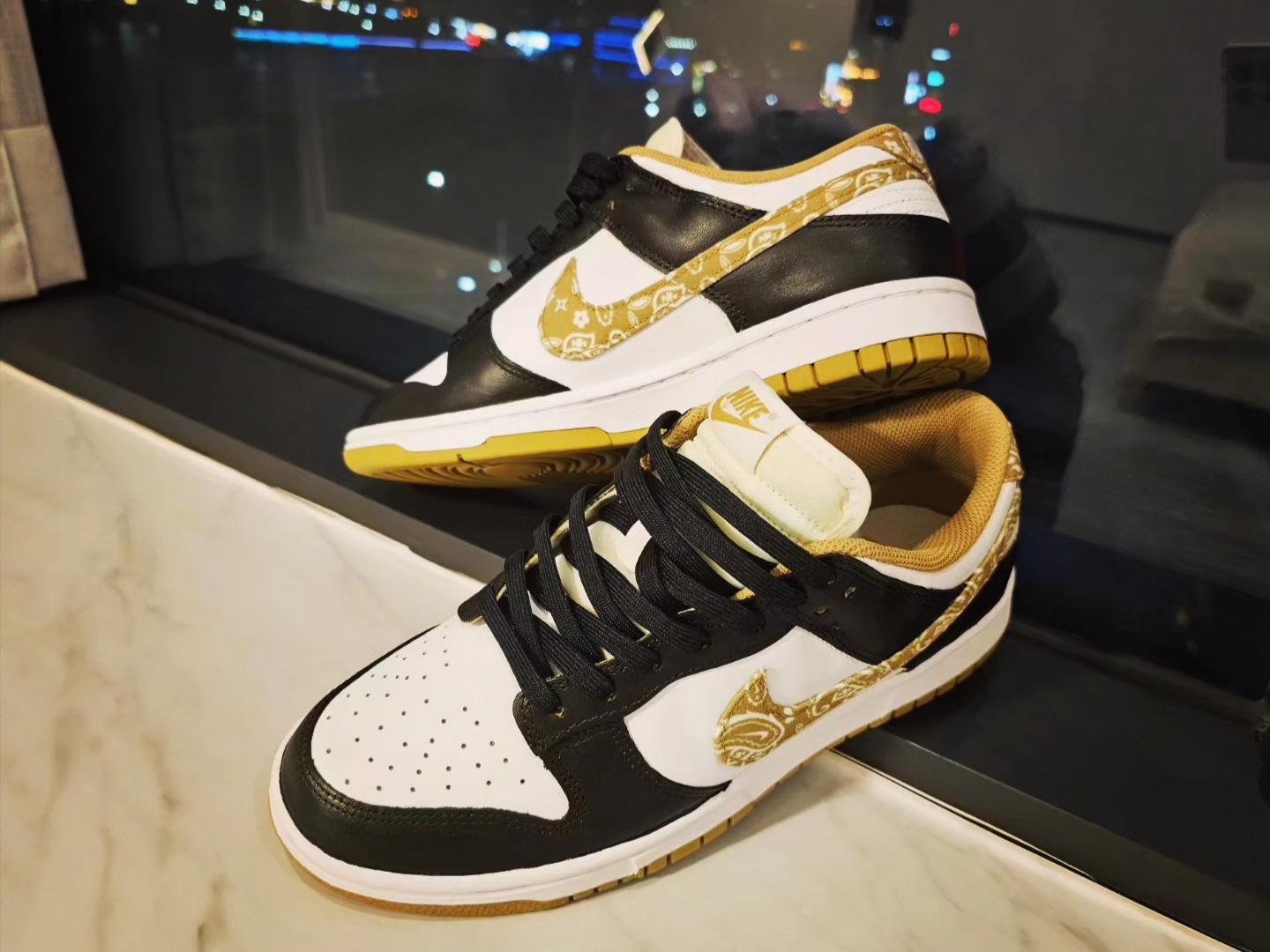 (W) Nike Dunk Low Essential Barley Paisley 착용 스타일 - 2