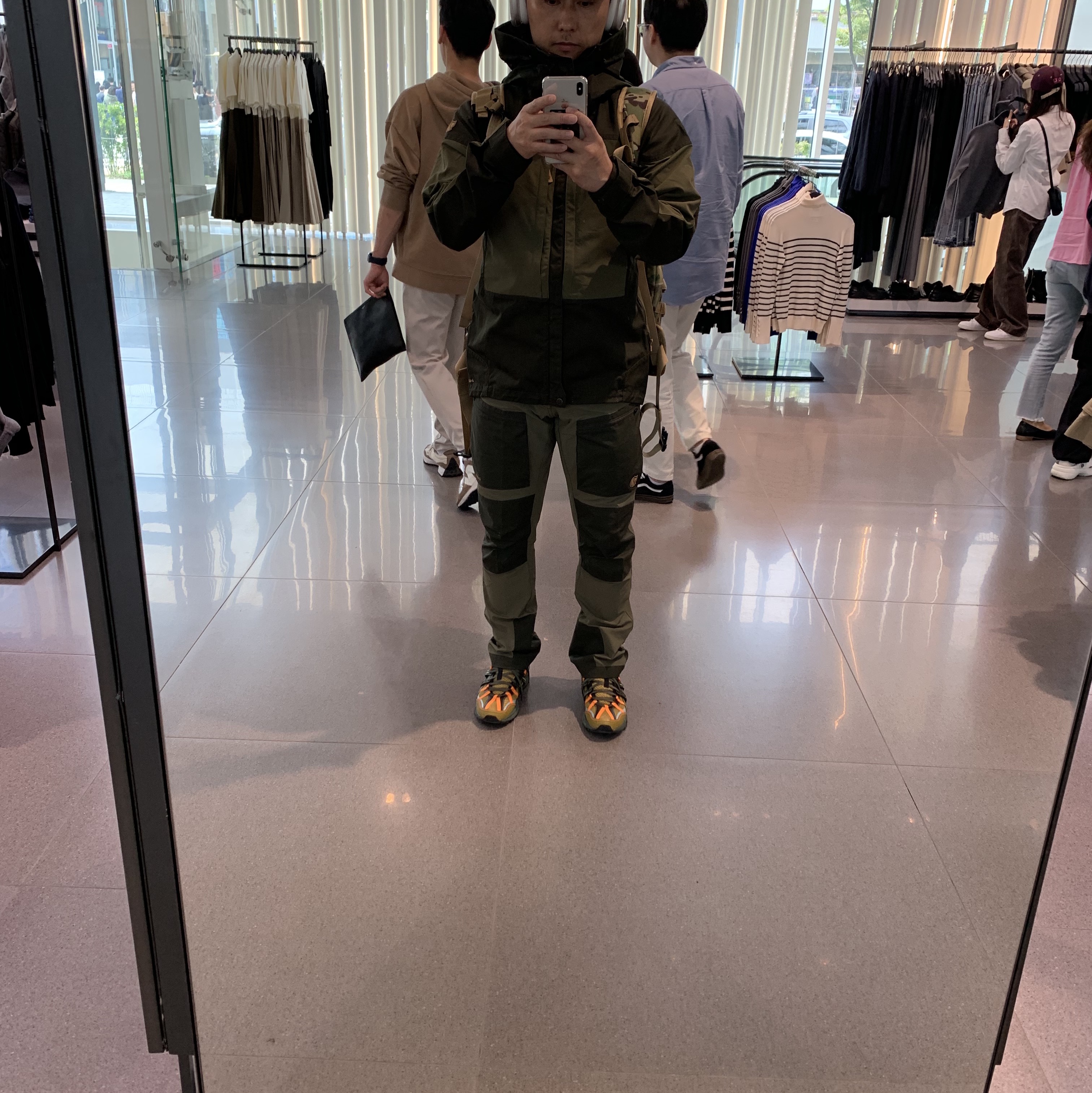 Asics x Andersson Bell Gel-Sonoma 15-50 Olive Oil Dark Brown, Apple AirPods Max Lightning Silver (Korean Ver.) 착용 스타일