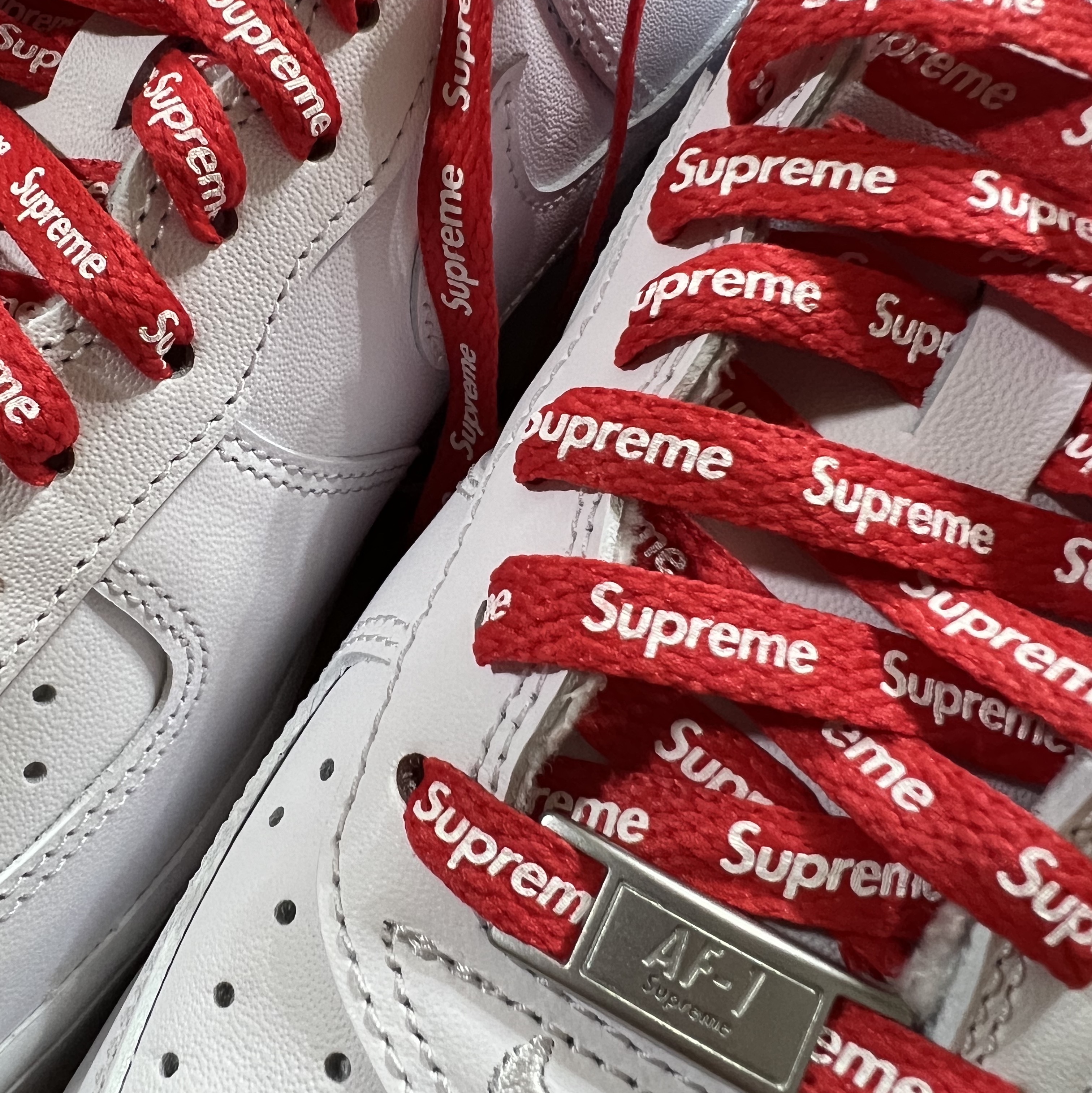 Nike x Supreme Air Force 1 Low White 착용 스타일