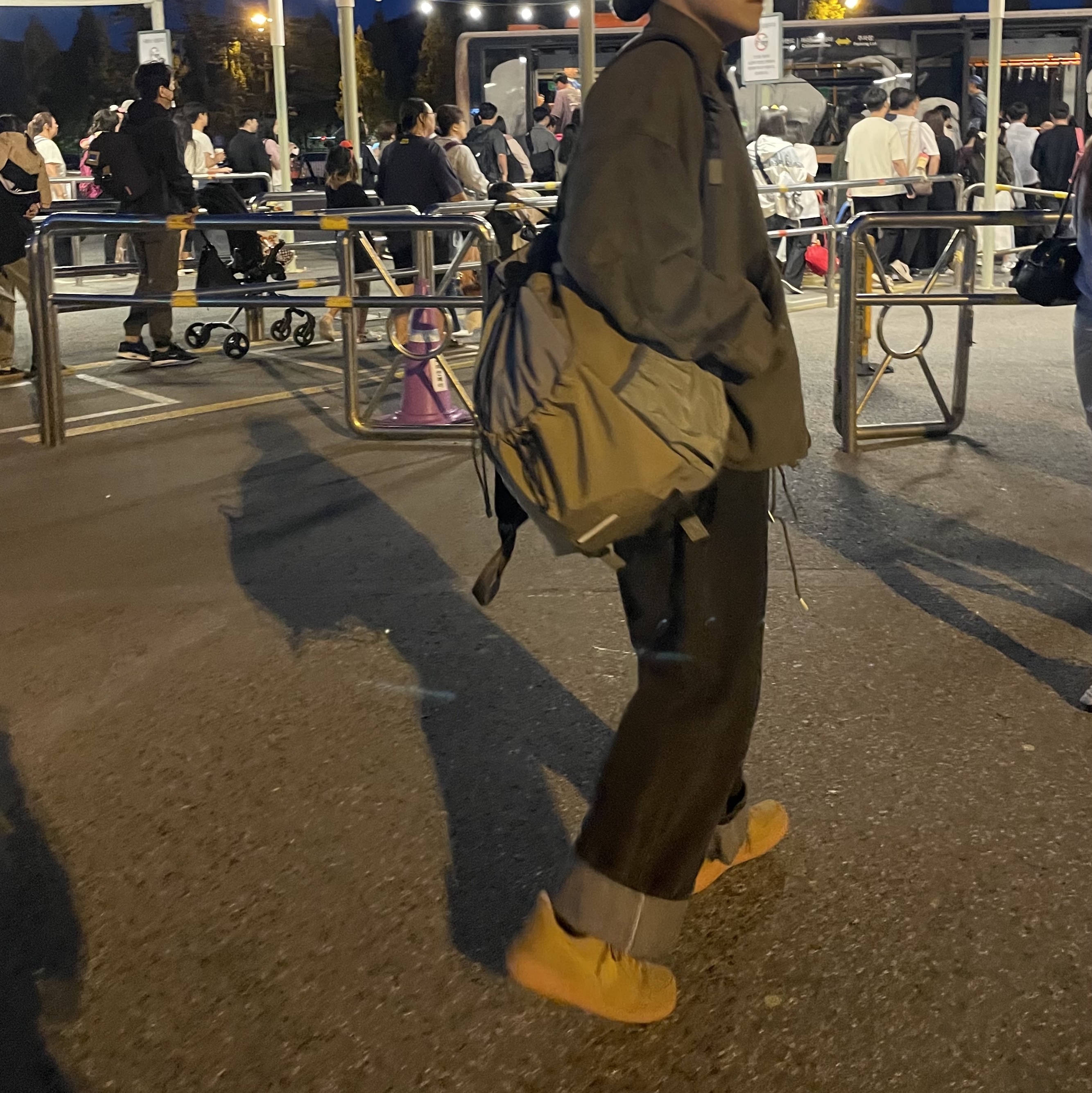Nike Air Force 1 '07 WB Flax, Converse x Drkshdw Bucket Hat Dust 착용 스타일 - 1