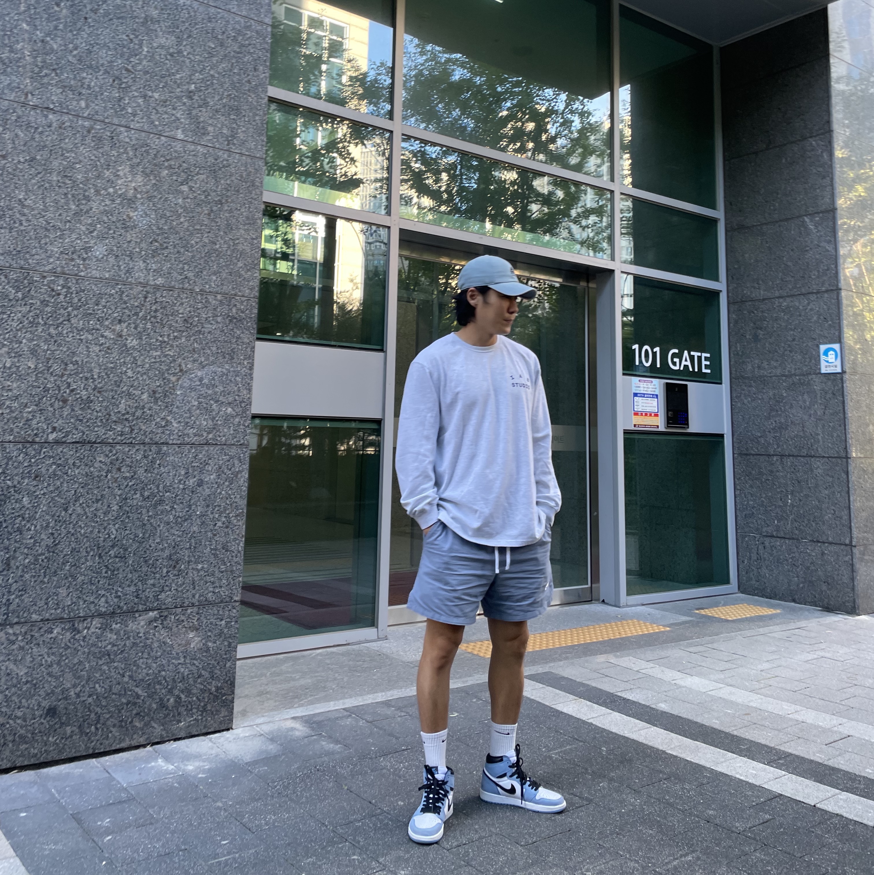 Jordan 1 Retro High OG University Blue, Supreme x Nike ACG Denim 6-Panel Washed Blue - 22FW 착용 스타일 - 2