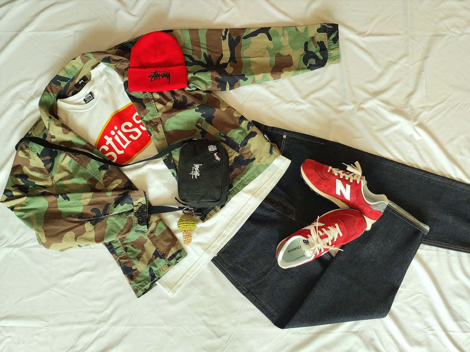 Stussy Coach Shirt Camo, Stussy Pitstop T-Shirt White 착용 스타일 - 1