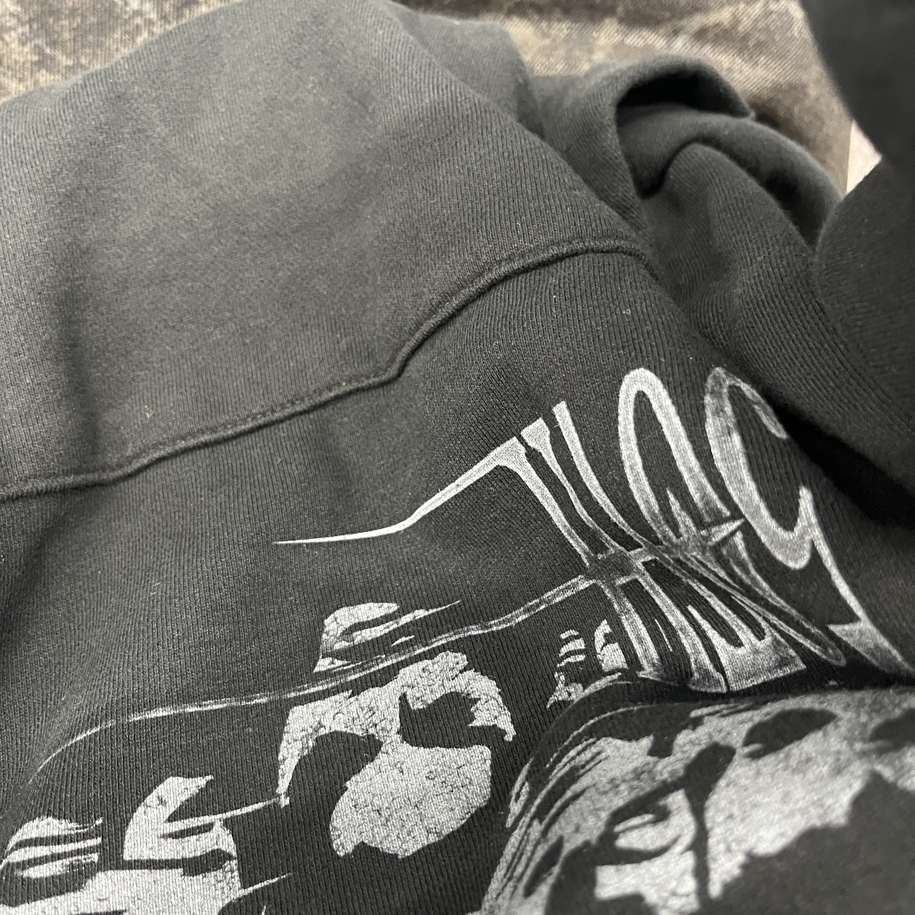 Undermycar 50th of Hiphop Anniversary Oversized Hoodie Real Black 착용 스타일 - 2