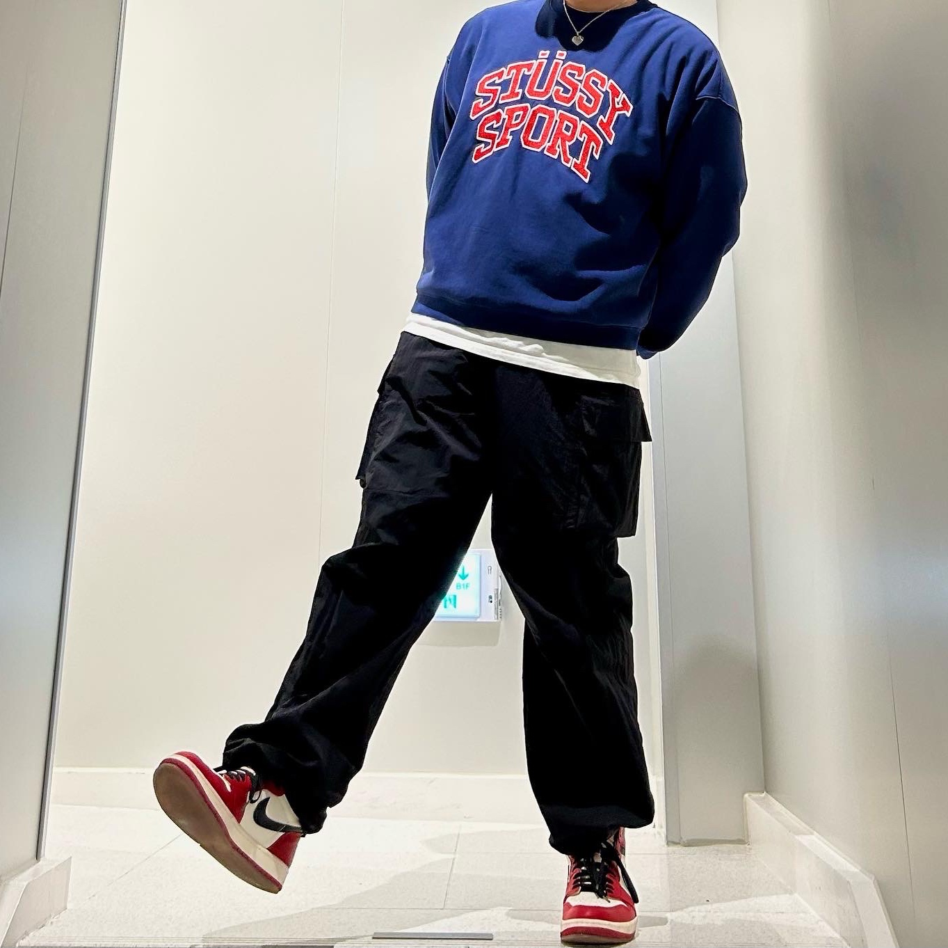 Stussy Relaxed Oversized Crew Navy, Jordan 1 Retro High OG Chicago 2022 착용 스타일 - 3