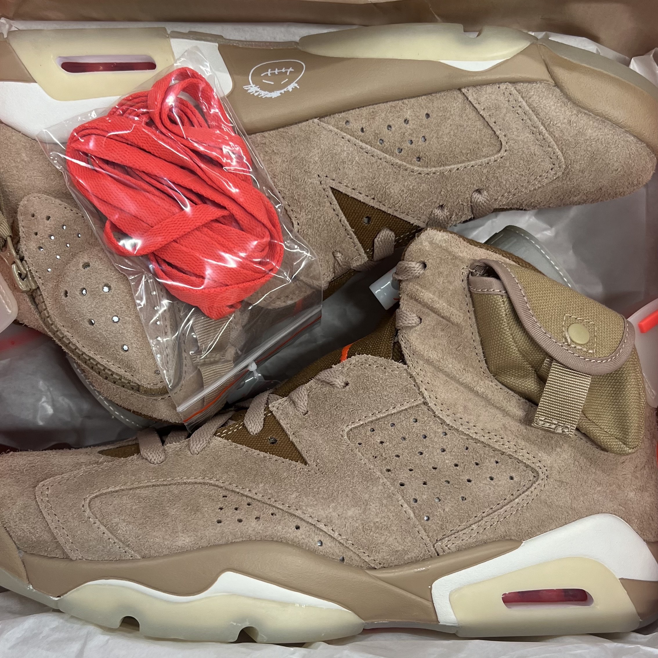Jordan 6 x Travis Scott Retro SP British Khaki 착용 스타일