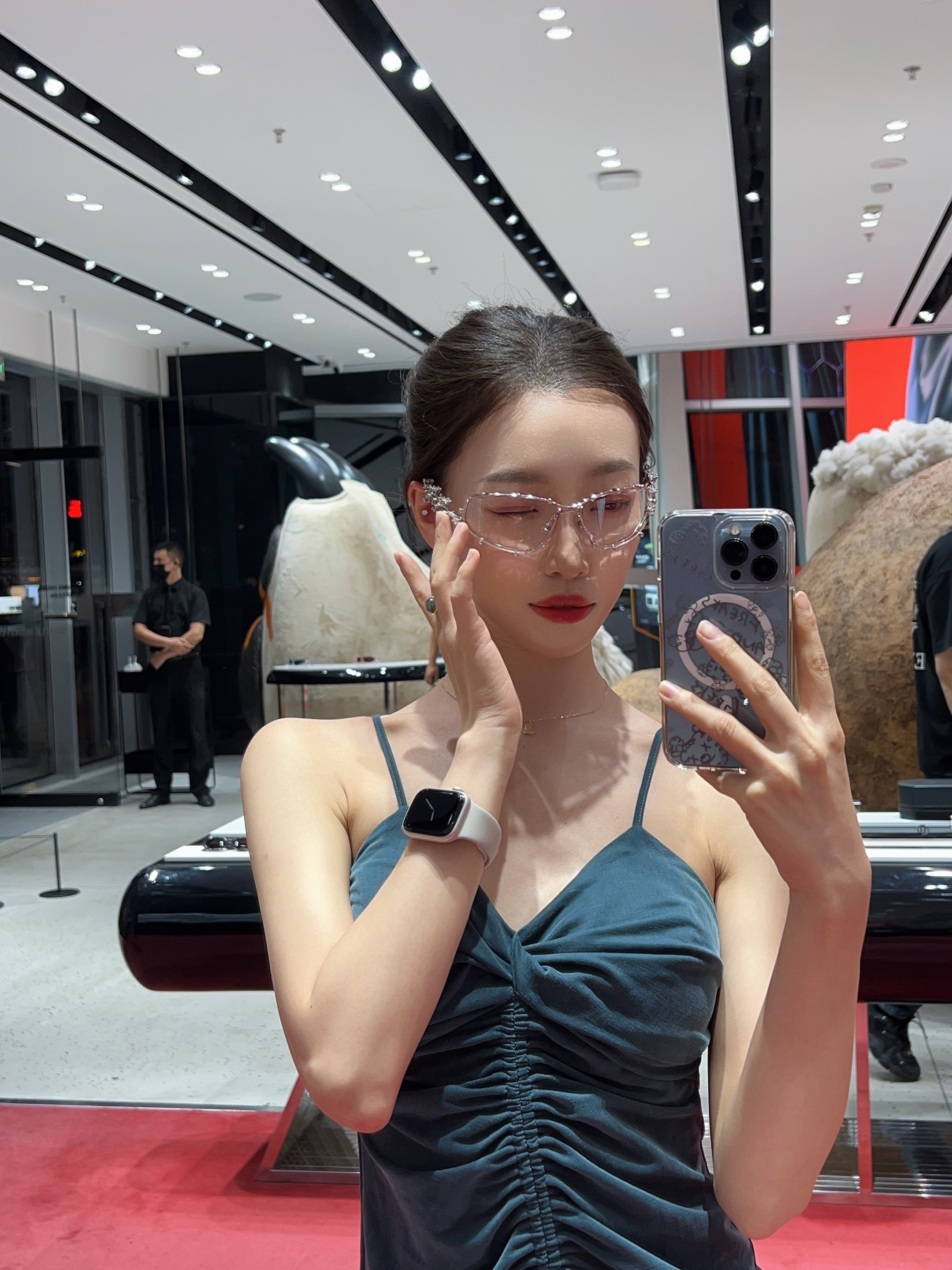 Gentle Monster x D'heygere Rings 01 Black, Gentle Monster x D'heygere Tiara 02 Silver 착용 스타일 - 3