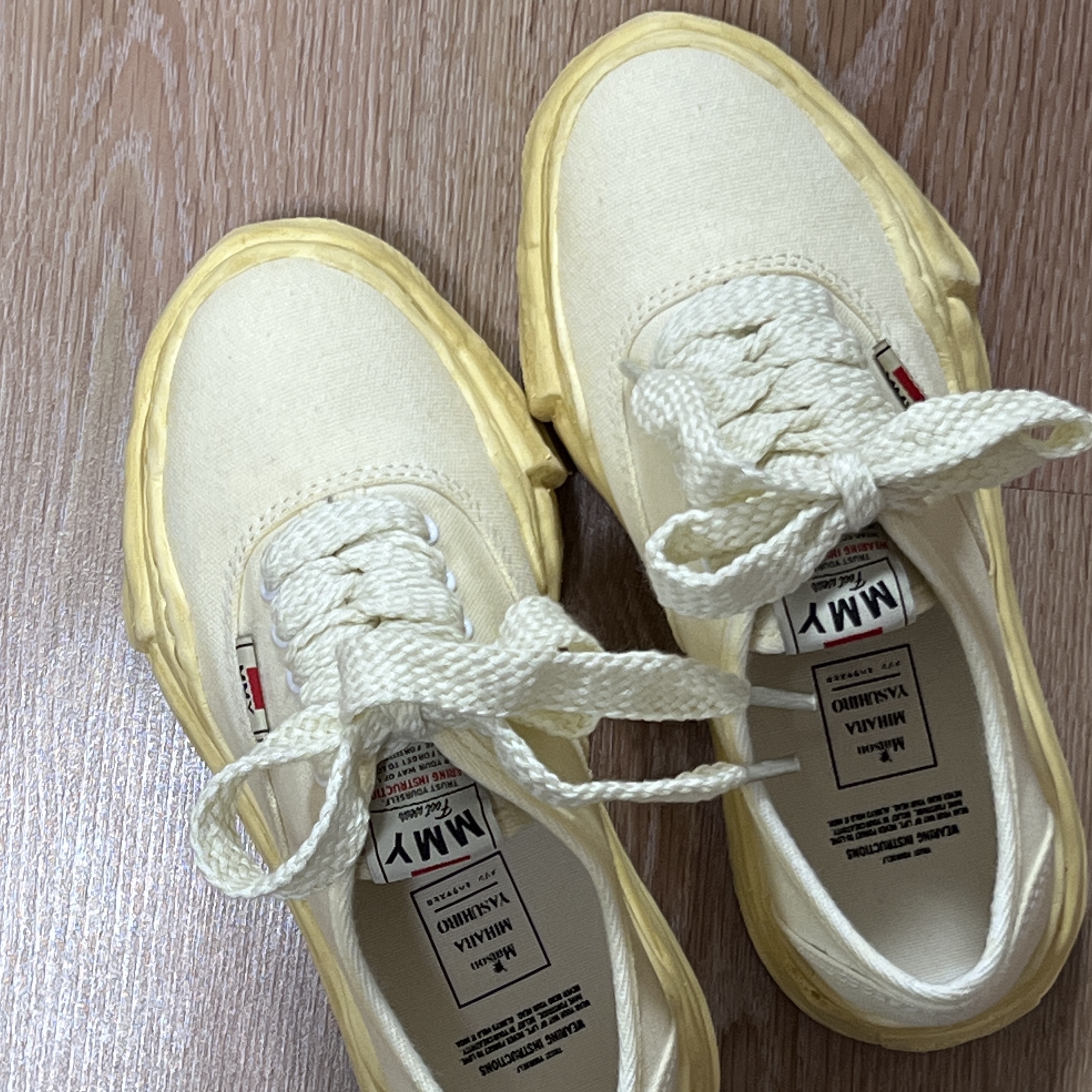 Maison Mihara Yasuhiro Baker VL OG Sole Canvas Low-top Sneakers White 착용 스타일