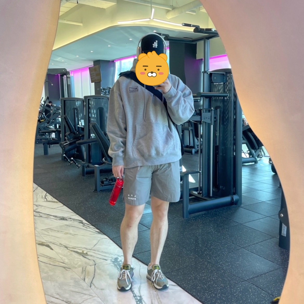 New Balance x Stone Island 574 Legacy Green, IAB Studio Woven Shorts Gray - 23FW 착용 스타일