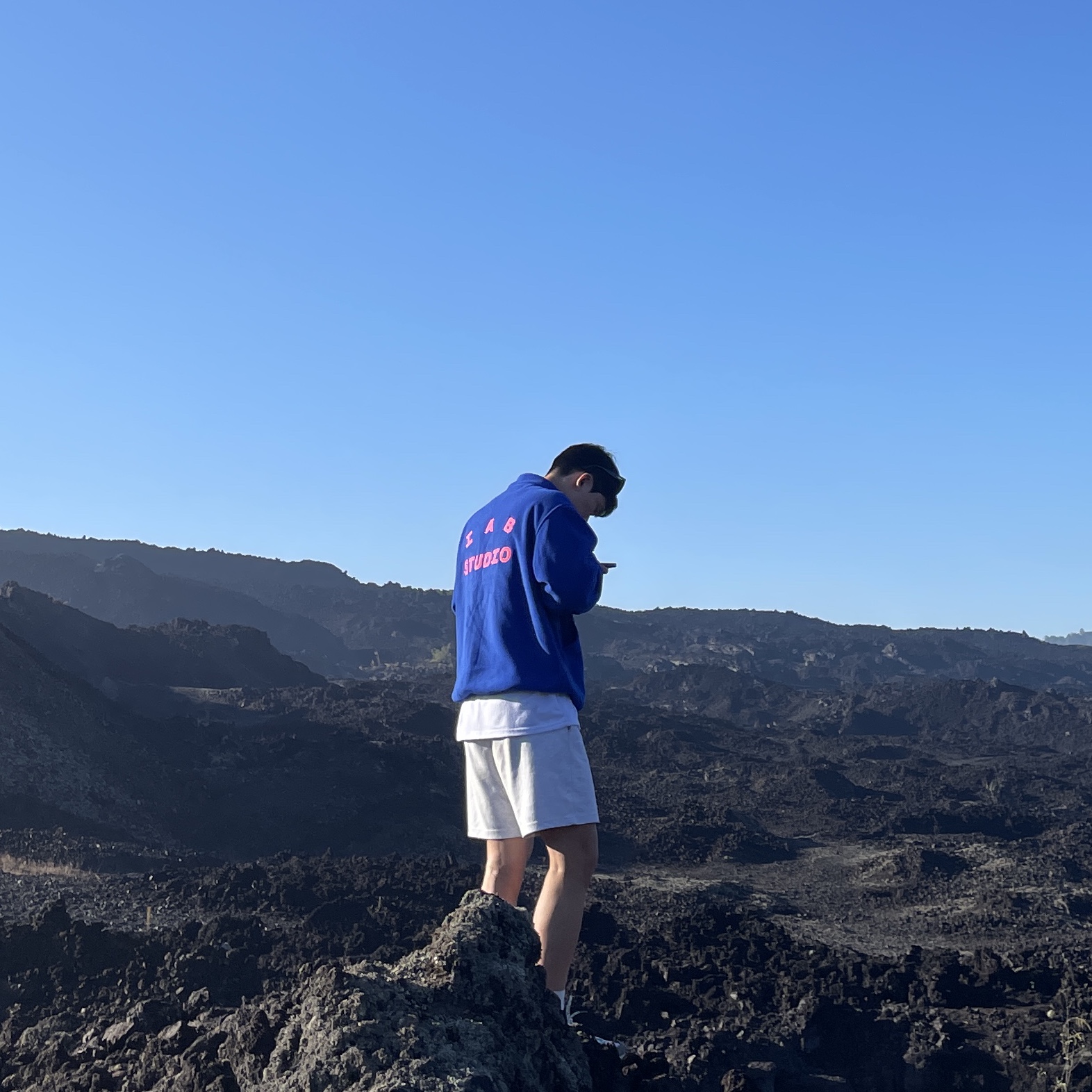 IAB Studio x Thor Fleece Blue Pink 착용 스타일 - 2