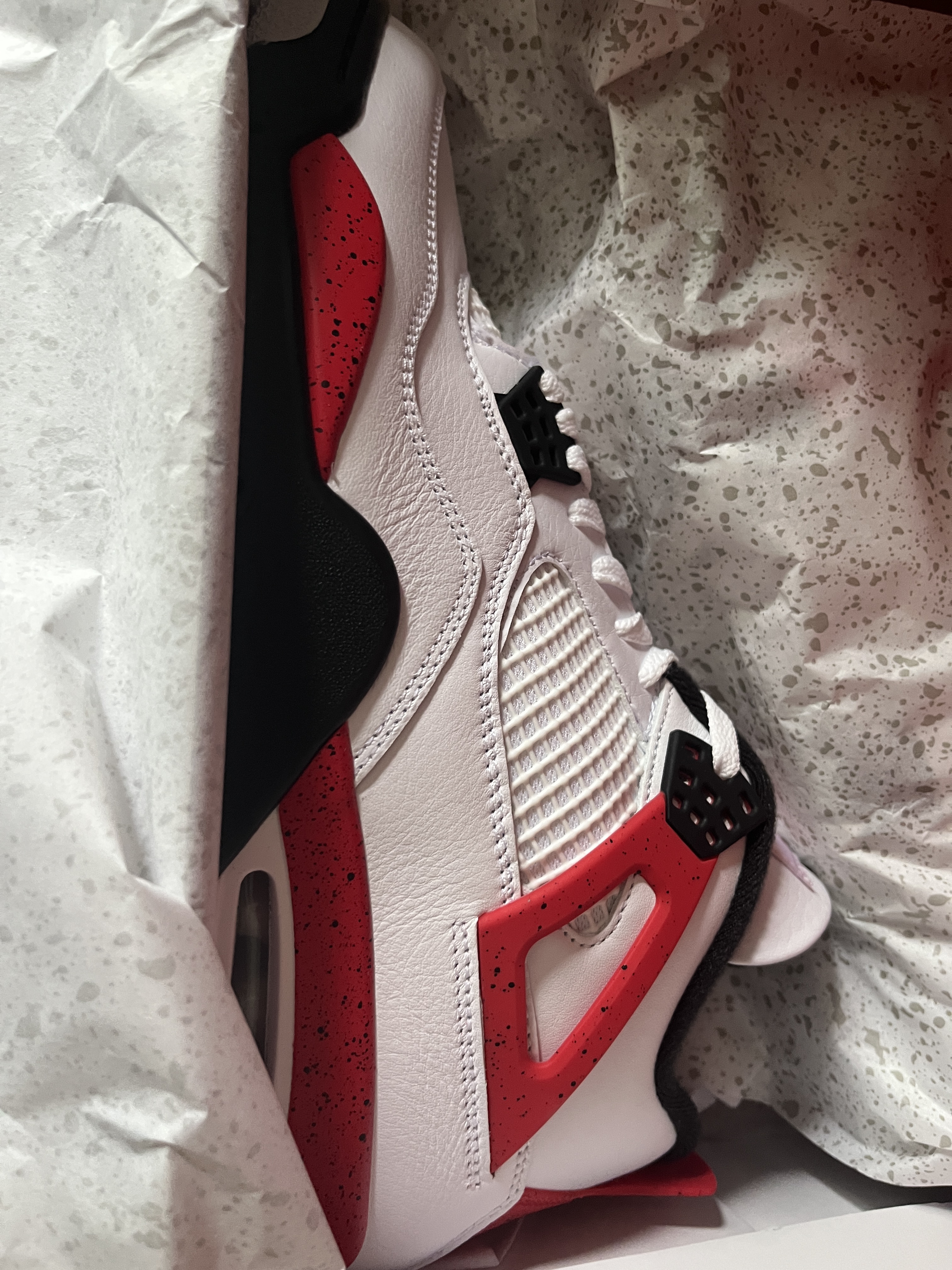 Jordan 4 Retro Red Cement 착용 스타일