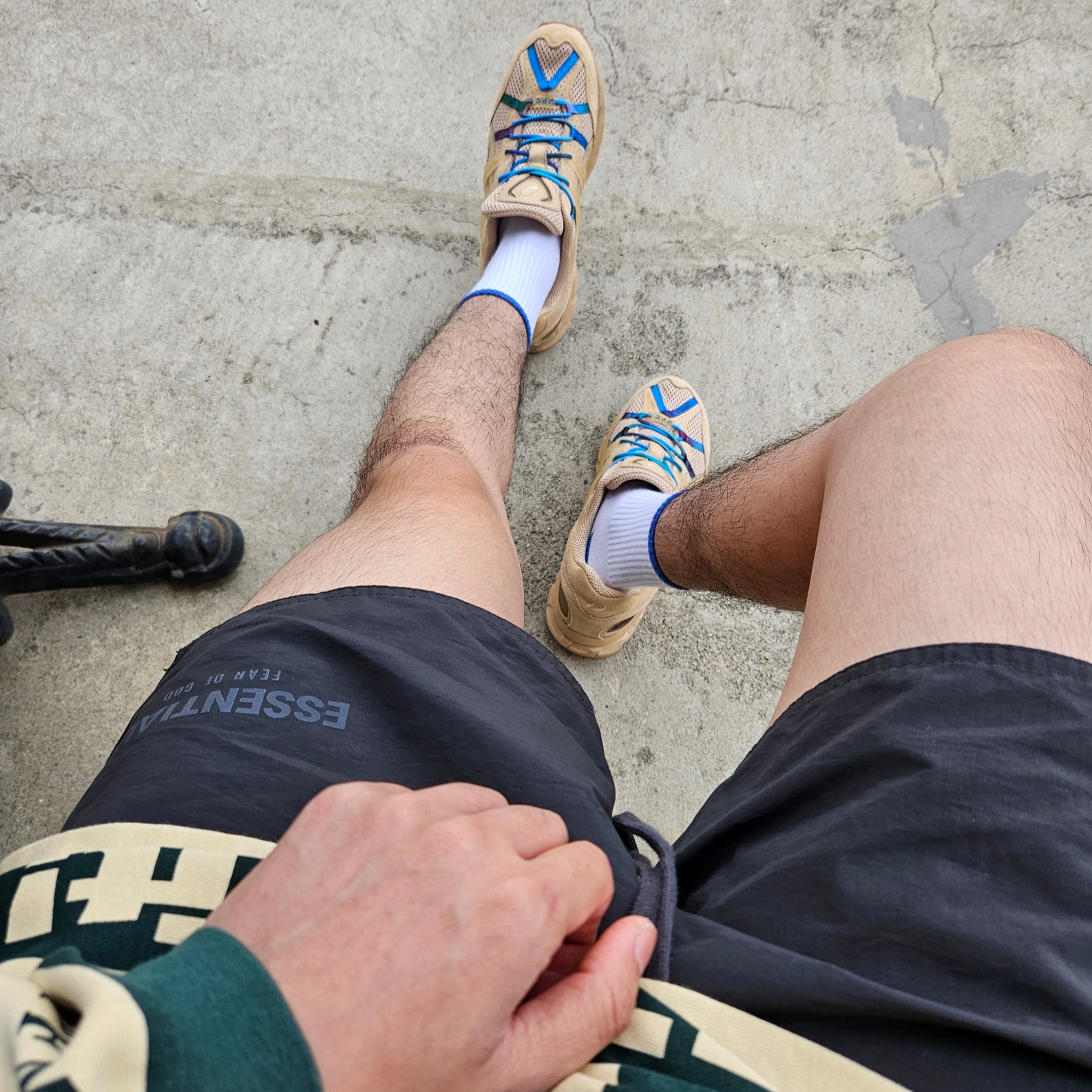 Asics x A.P.C. Gel-Sonoma 15-50 Beige, Essentials Volley Shorts Black - 21SS 착용 스타일 - 1