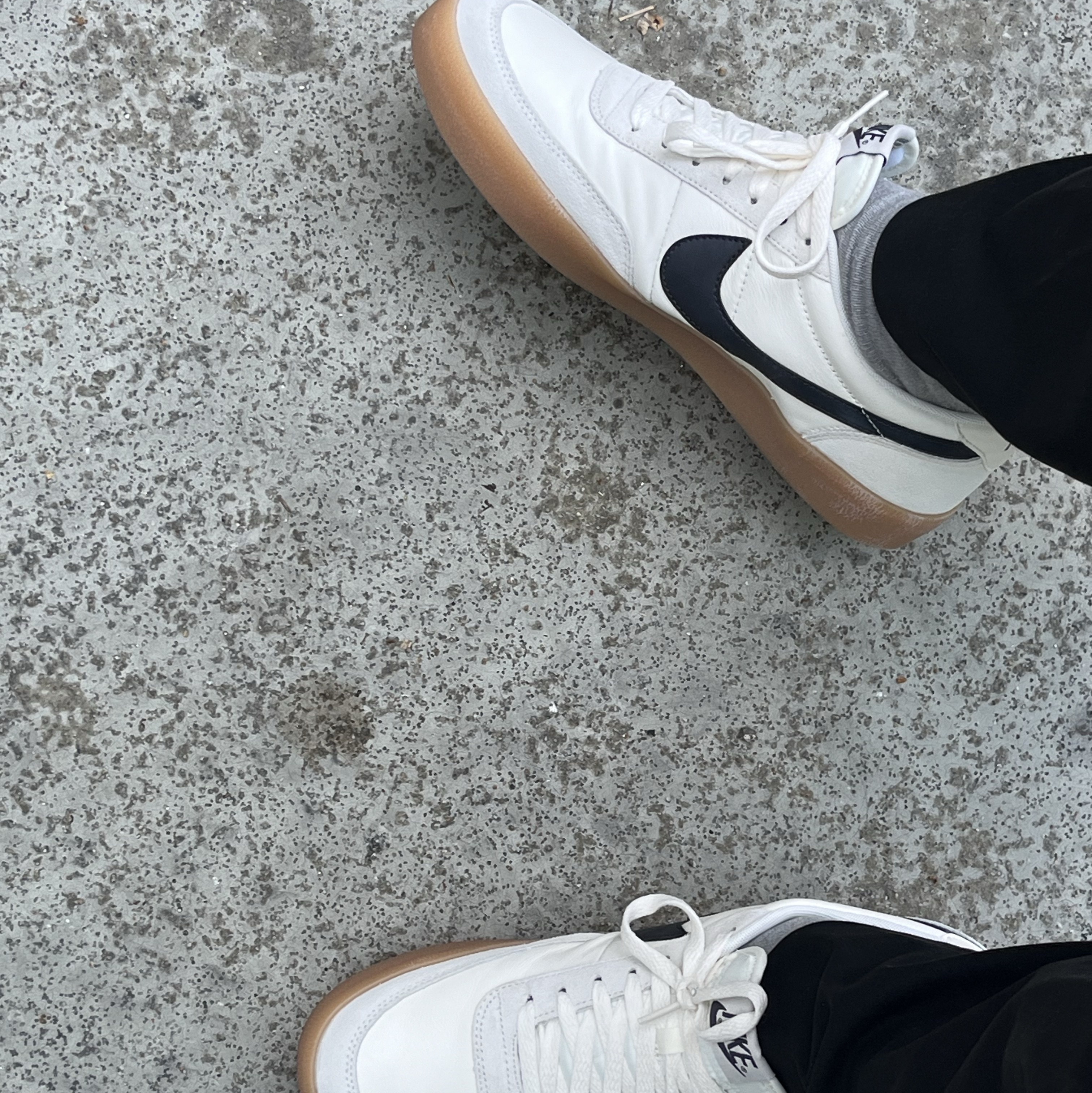 Nike Killshot 2 Leather Sail Oil Grey Gum 착용 스타일
