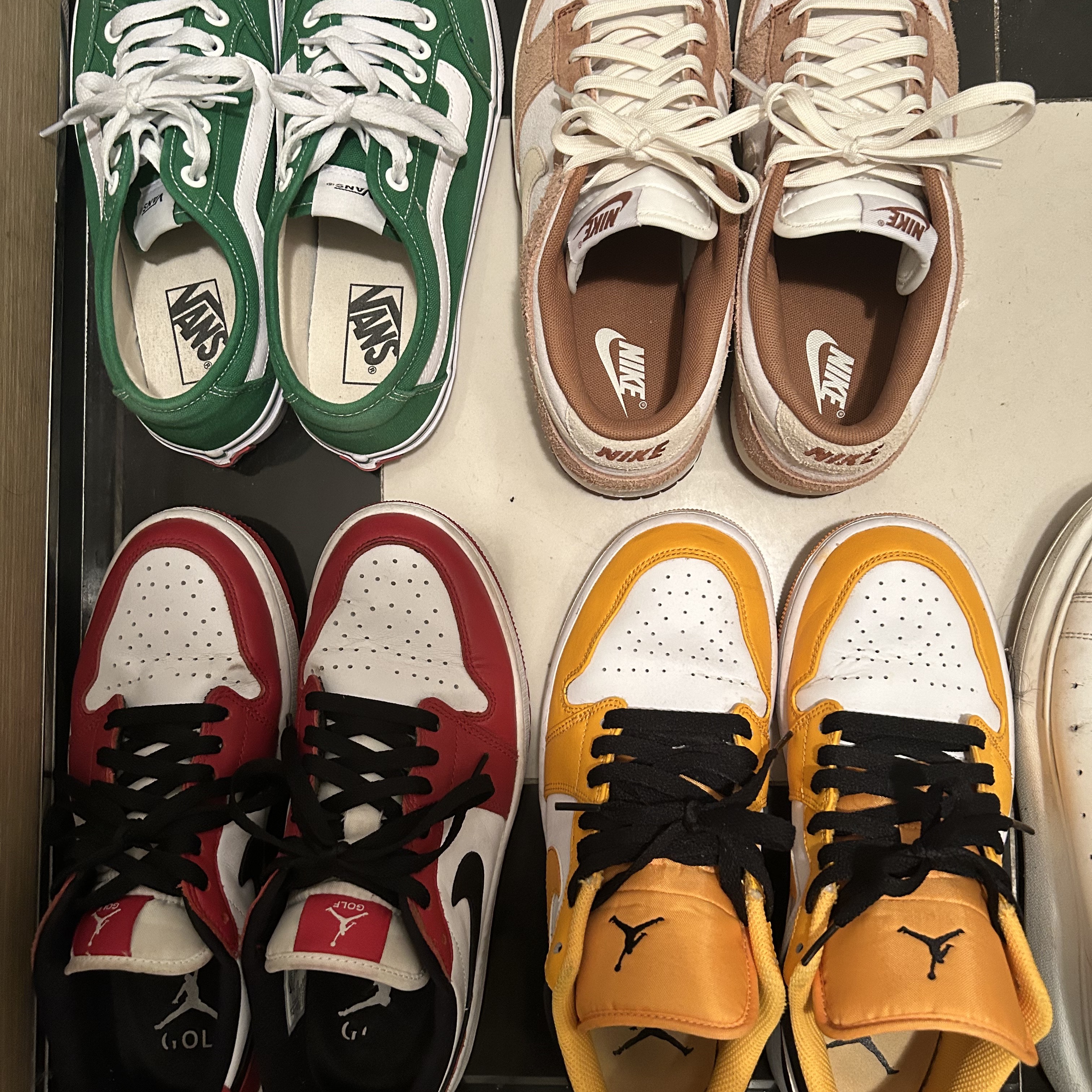 Jordan 1 Low Golf Chicago, Jordan 1 Low Taxi 착용 스타일